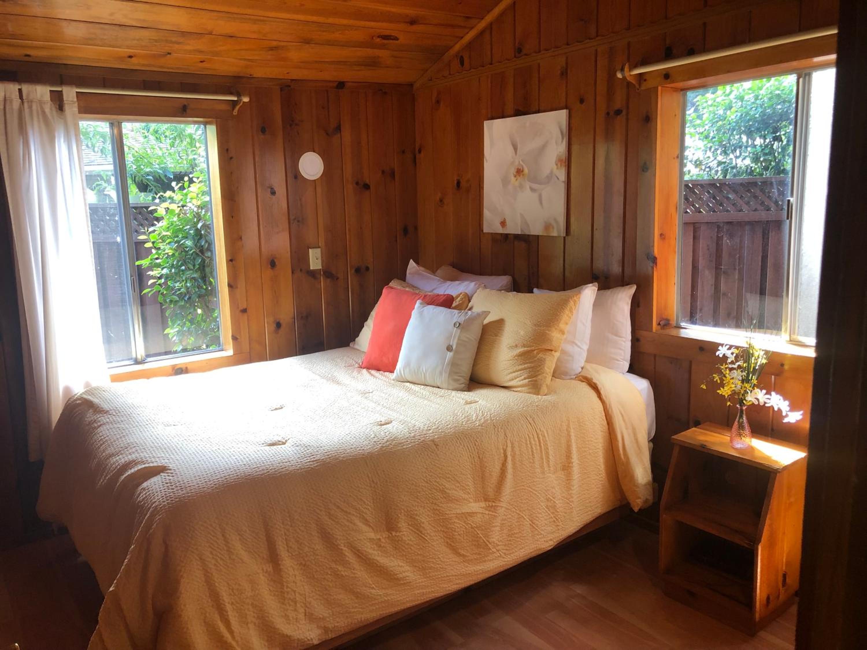 One-Bedroom Cabin (Cabin 3)