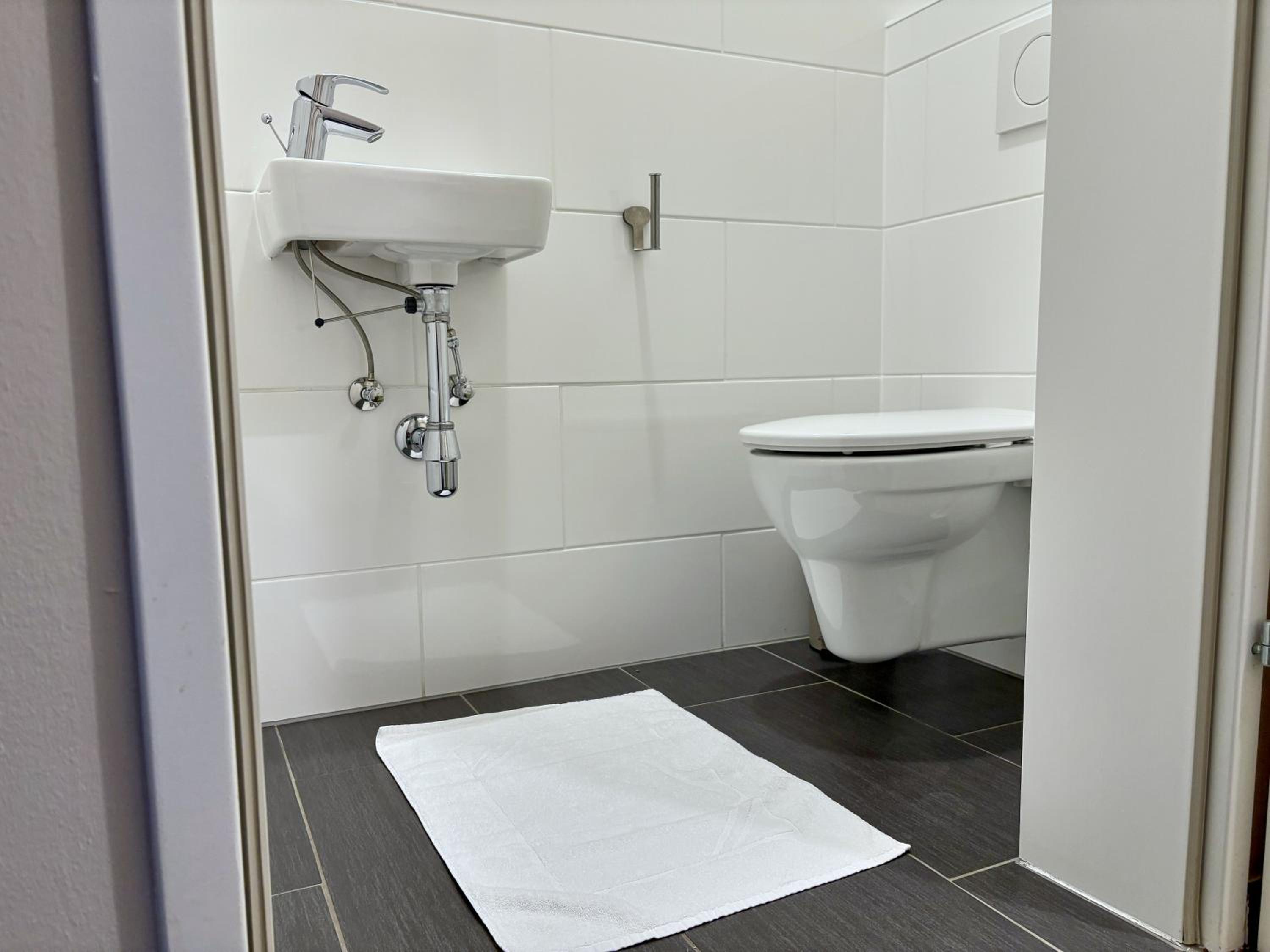 Balkon I Close to S-Bahn I 5 Minutes to Mall, Photo 5