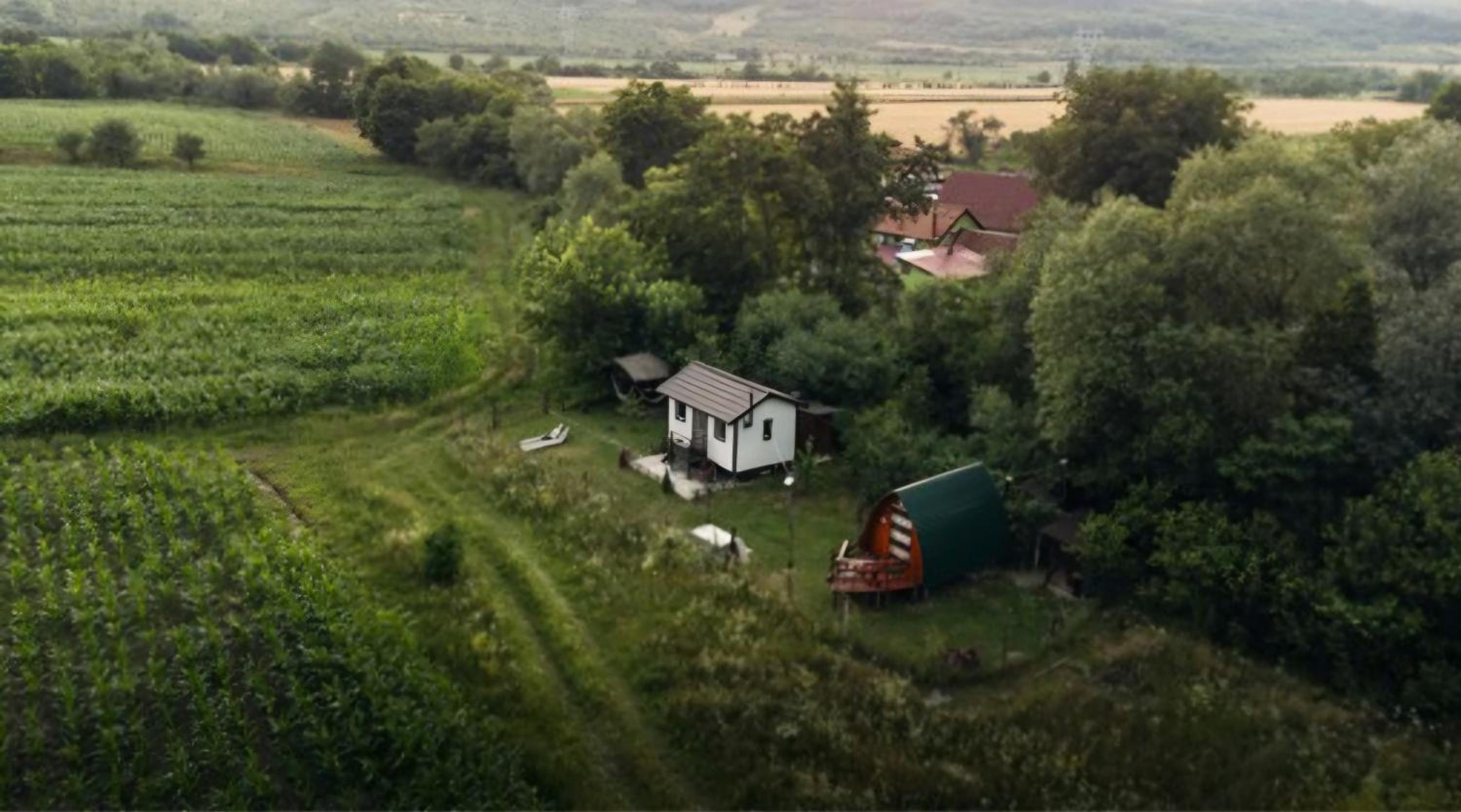 One-Bedroom House - Photo 18