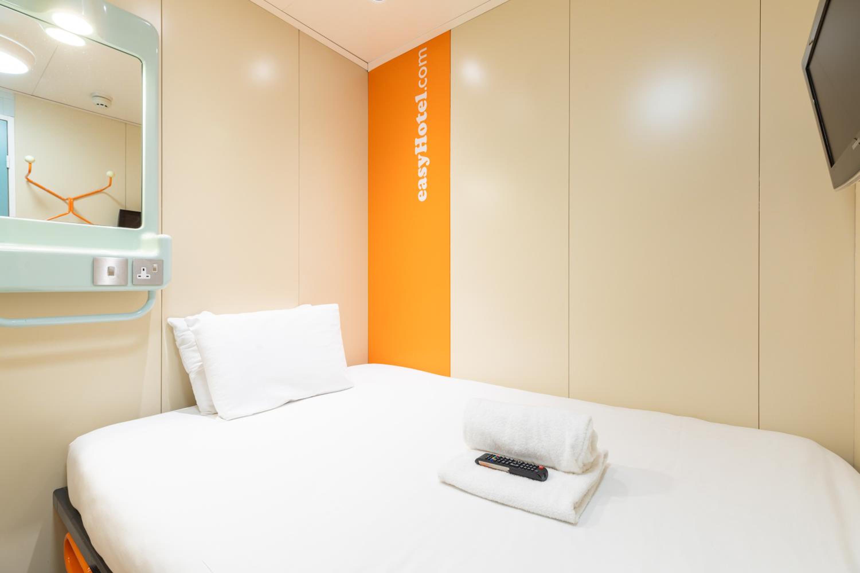 Small Double Room without Window - Photo 1