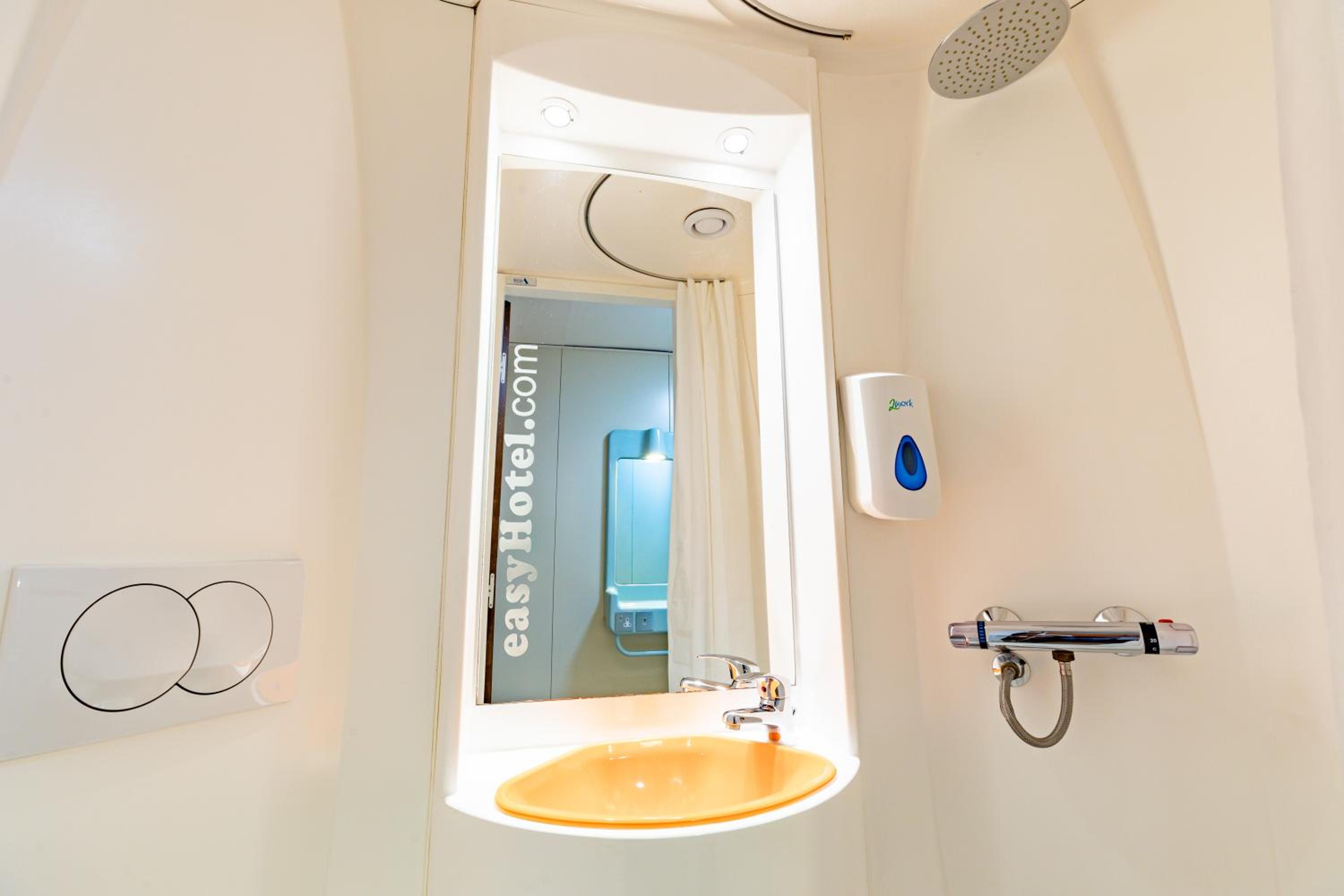 Small Double Room without Window - Photo 12