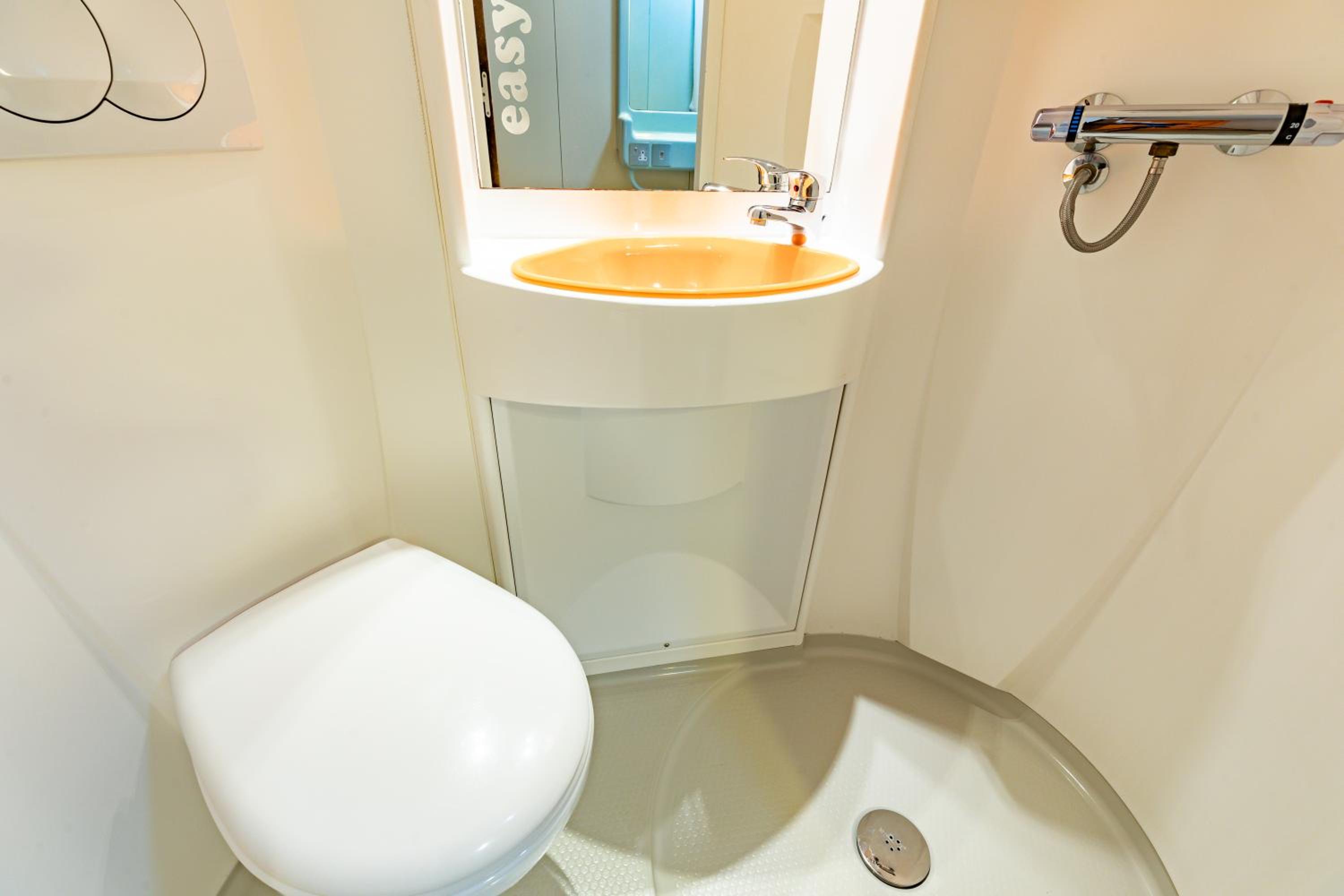 Small Double Room without Window - Photo 10