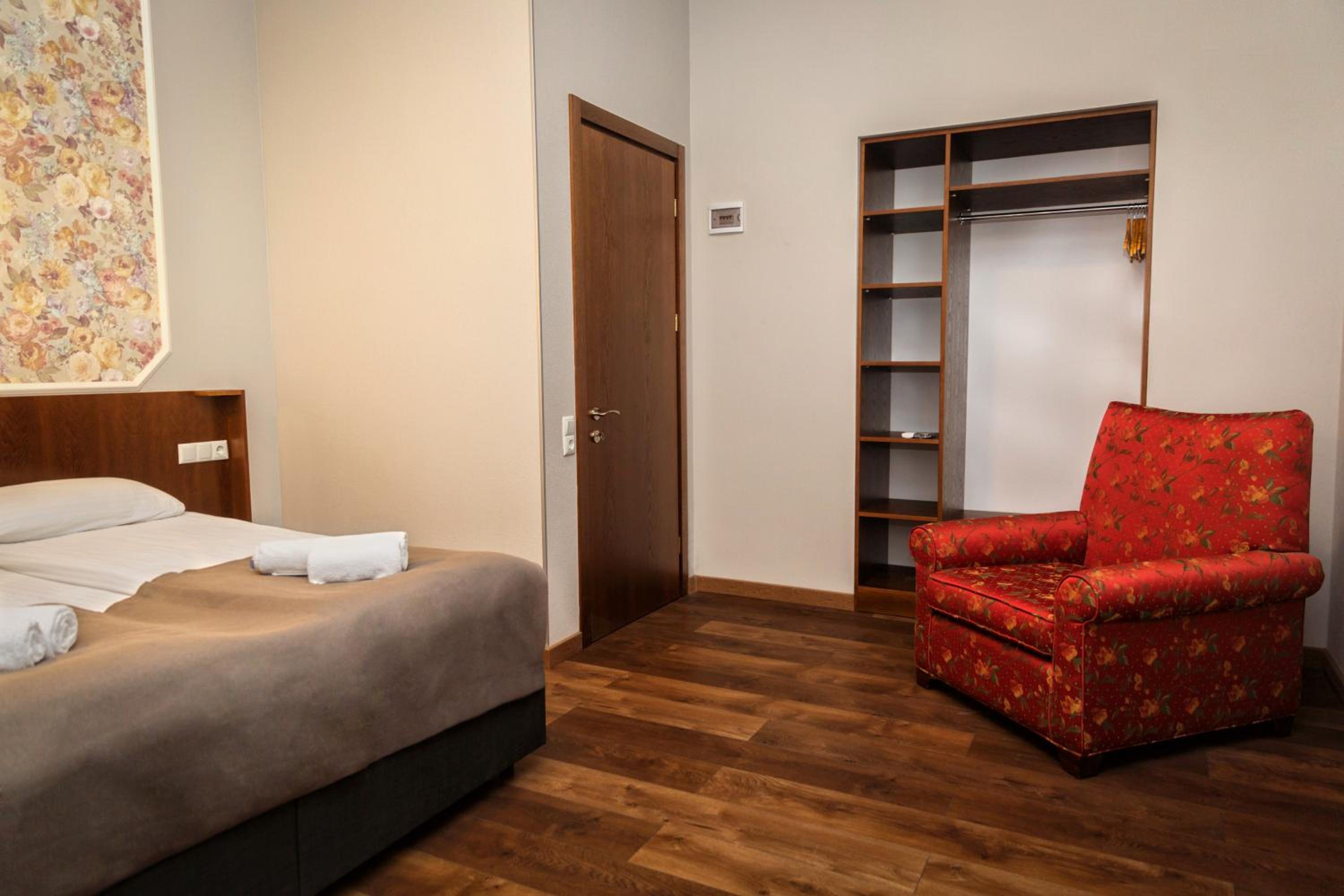 Deluxe Double or Twin Room - Photo 2