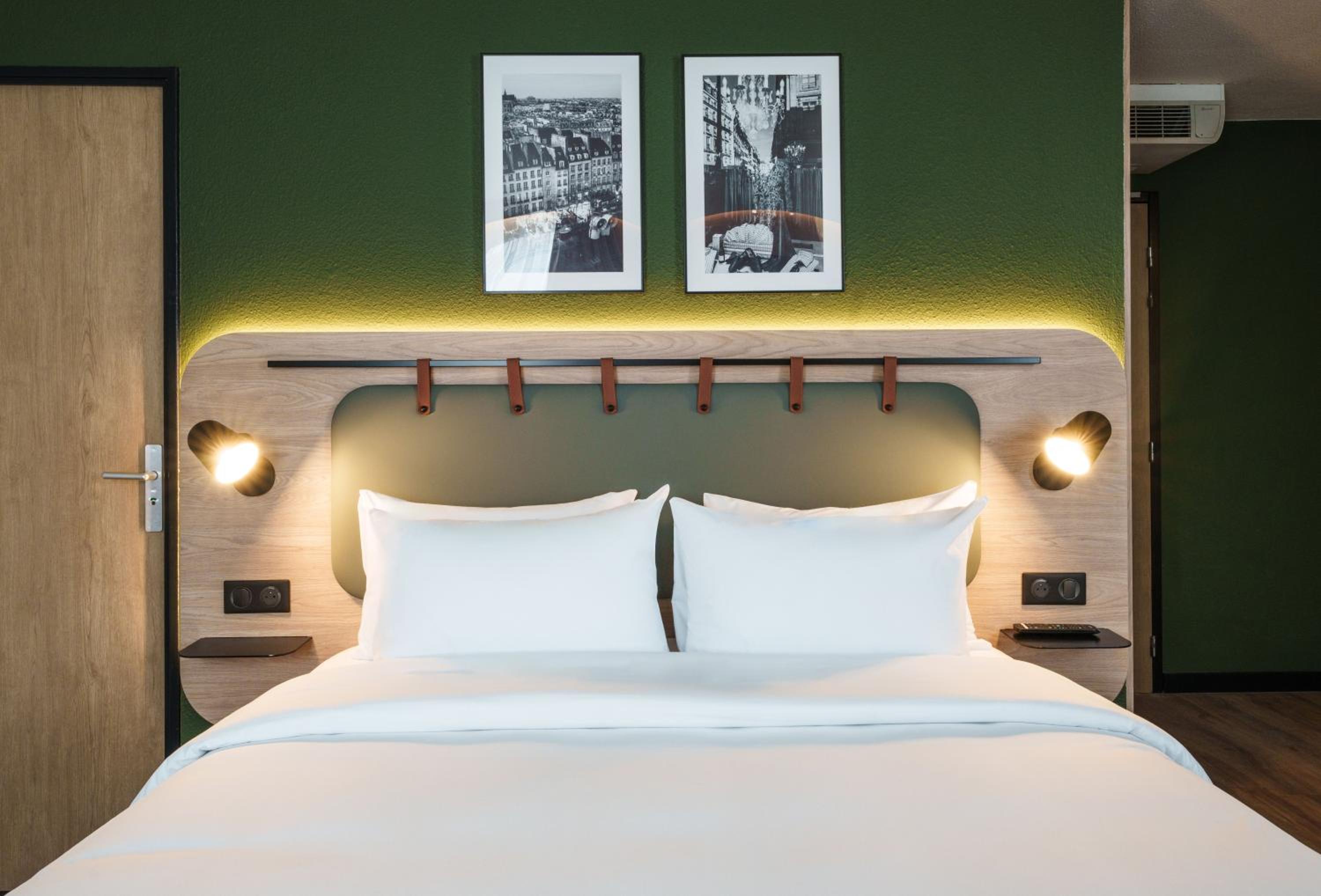 Standard room - 1 Queen Bed 1 Sofa Bed
