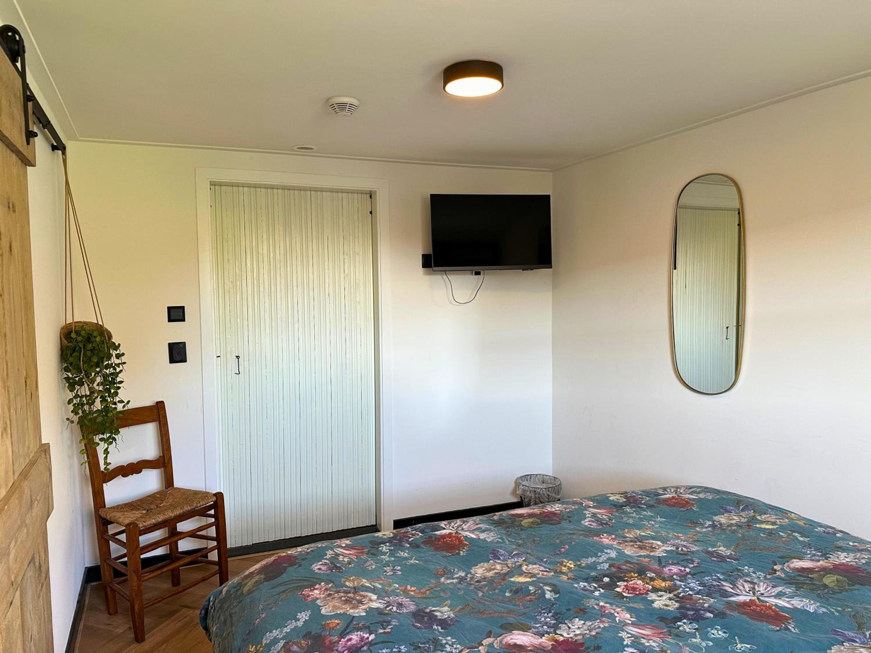Standard King Room photo 2