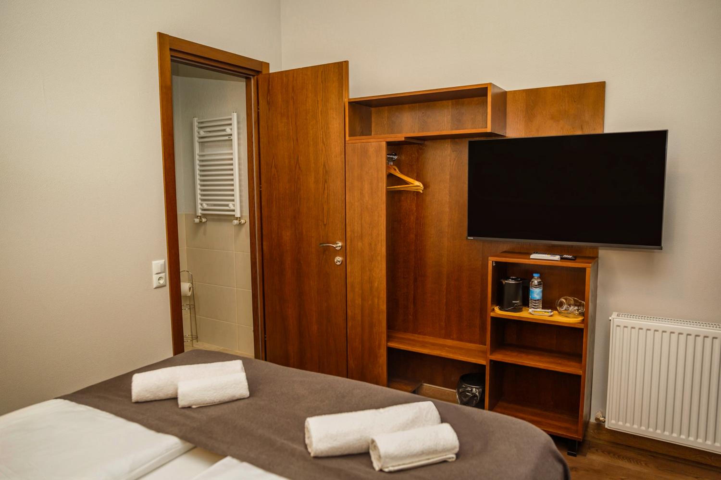 Standard Double Room - Photo 3