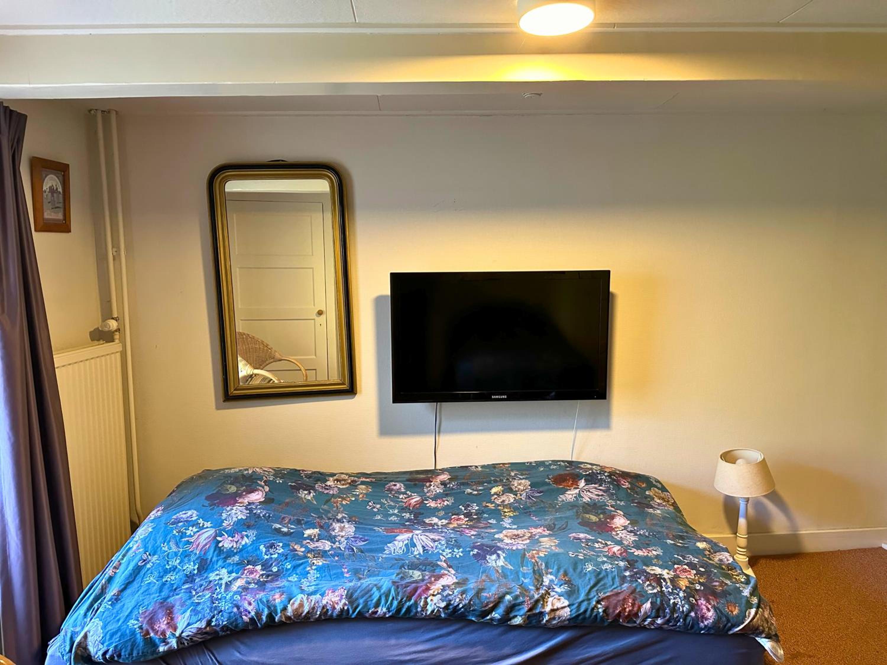Budget Double Room photo 3