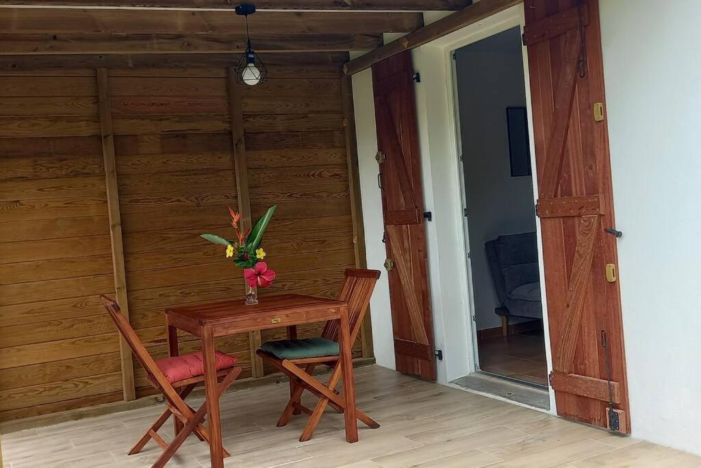 One-Bedroom House photo 1