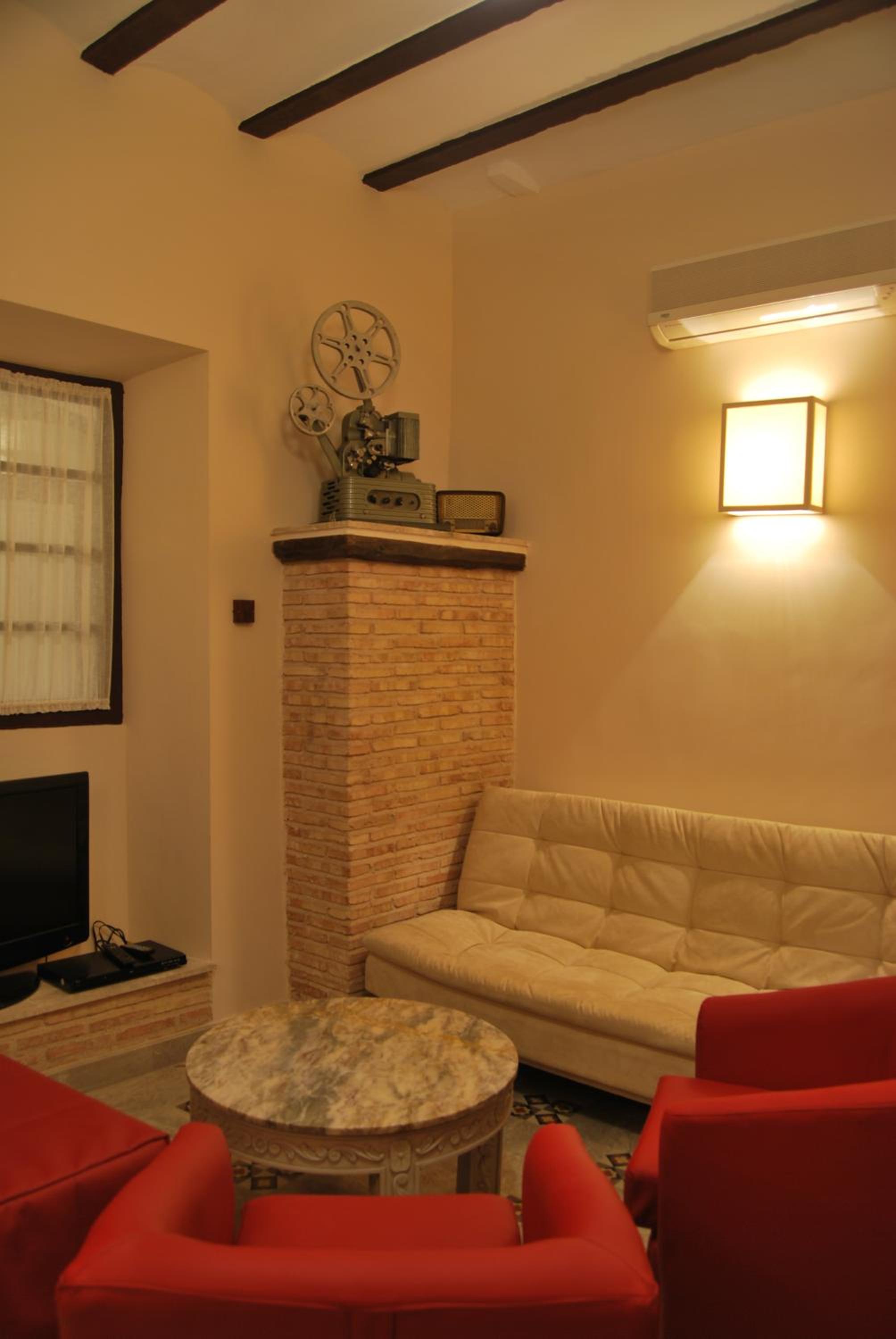 Suite - Photo 4