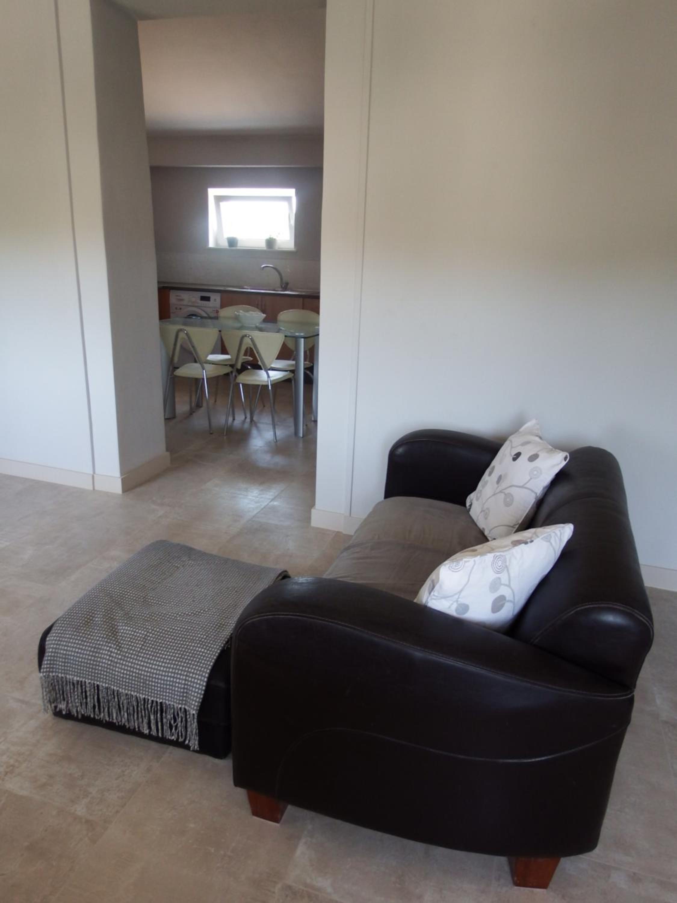 Apartamento de Dos Habitaciones con Terraza
