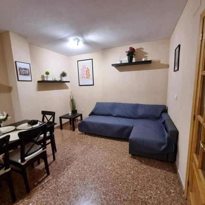 Apartamento de Dos Habitaciones con Terraza
