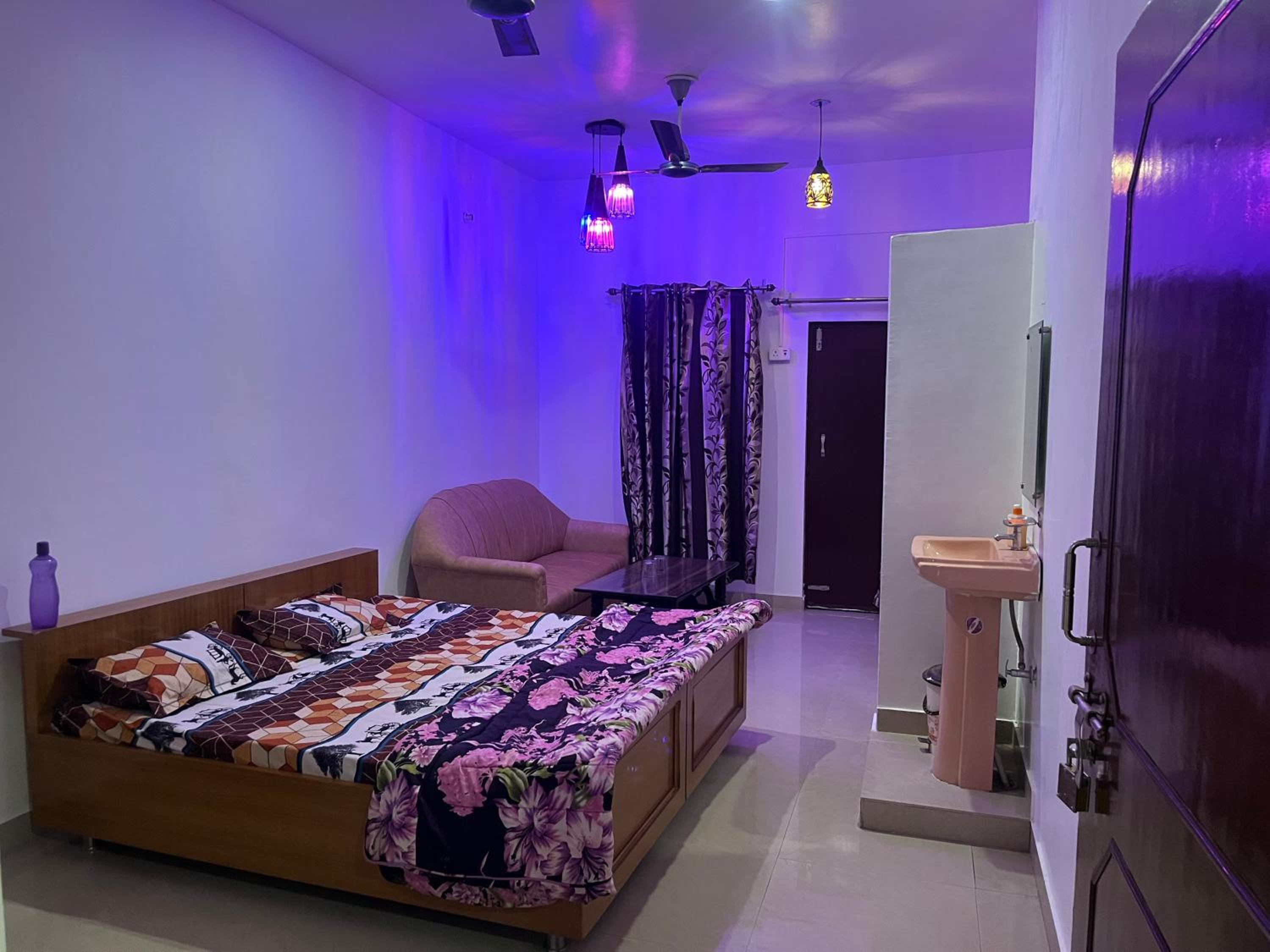 Double Room With Private Bathroom photo 3