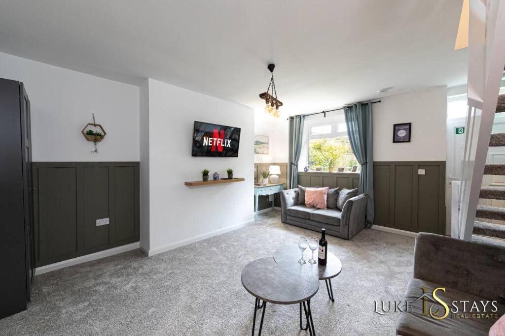 Three-Bedroom House photo 1