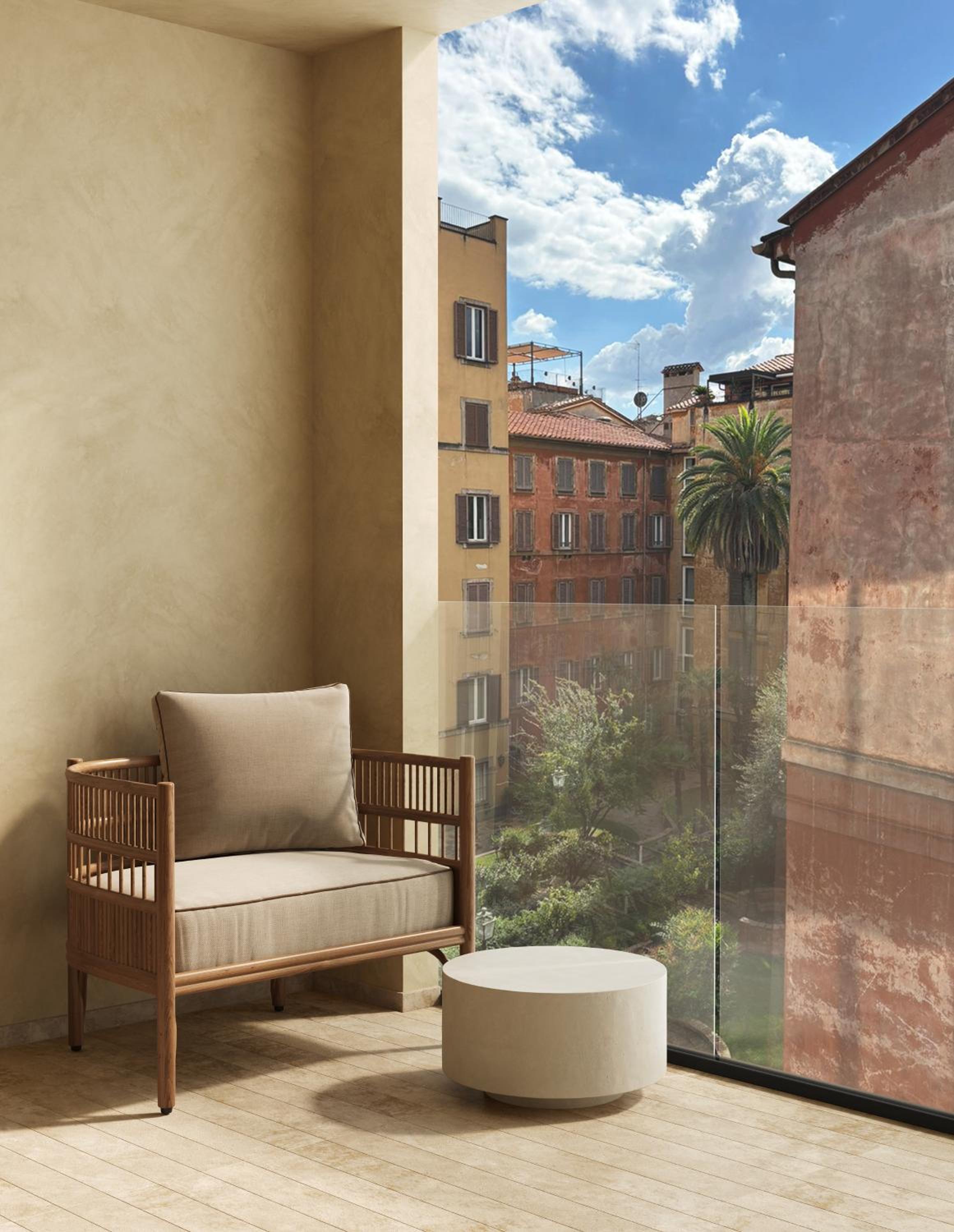 Studio with Balcony photo 3