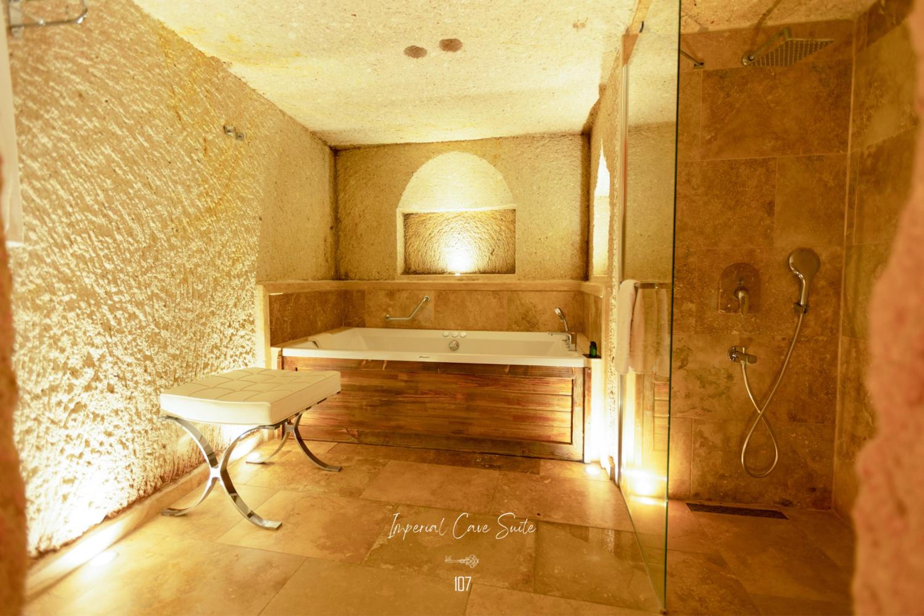 Imperial Cave Suite (Jacuzzi with Fire Place) - Photo 7