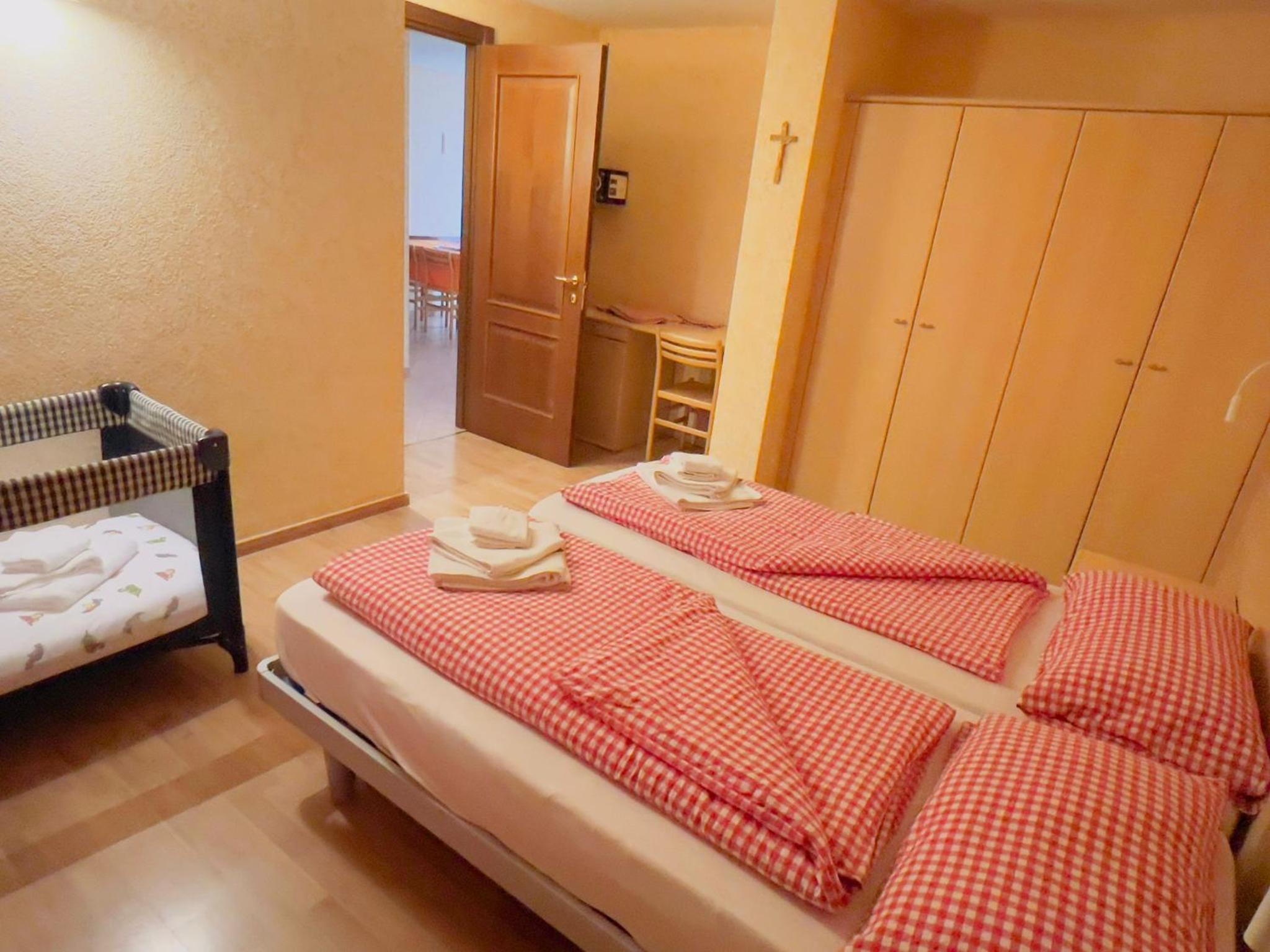 Three-Bedroom Apartment with Balcony photo 1