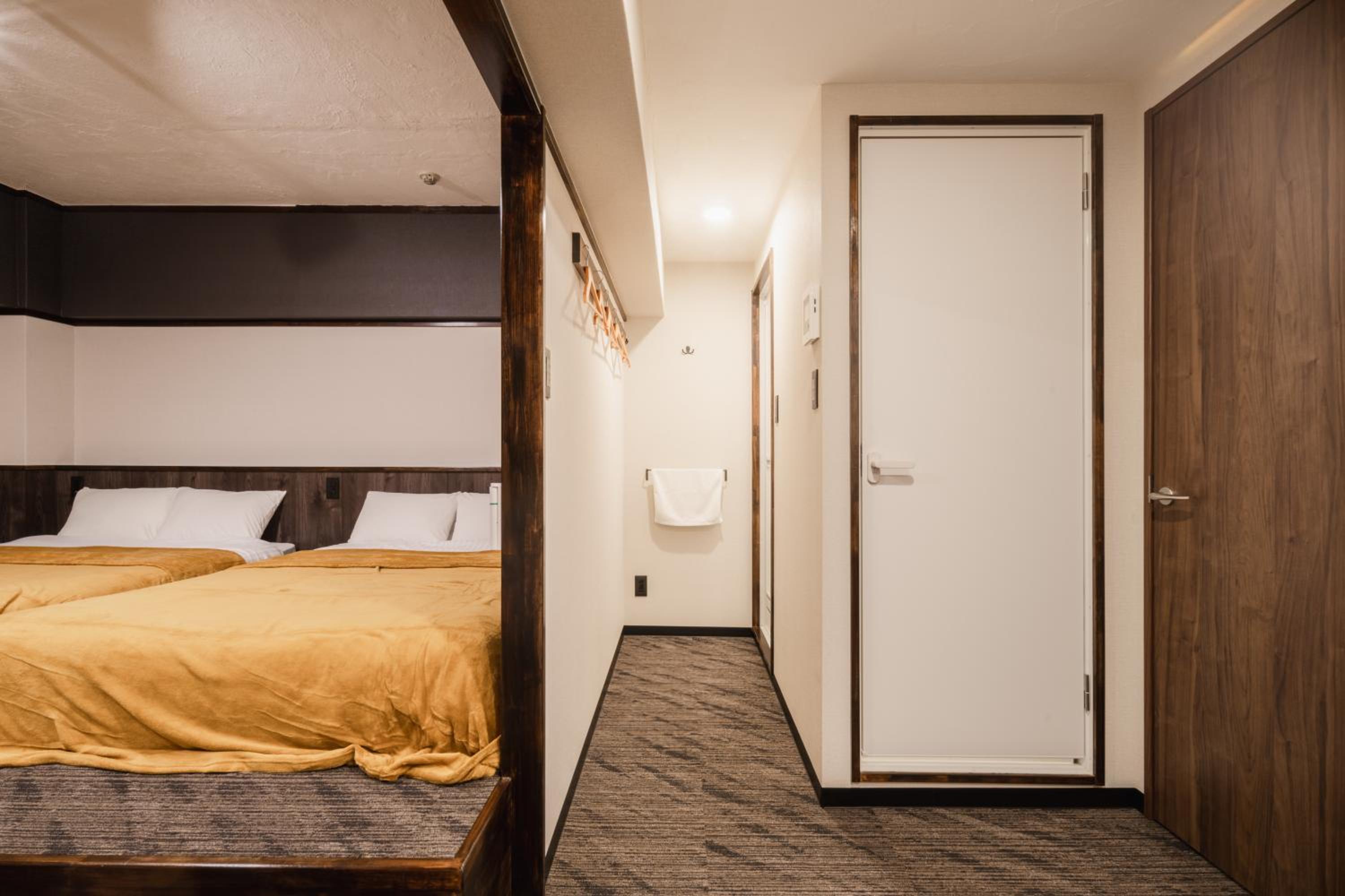 Deluxe Triple Room - Photo 10