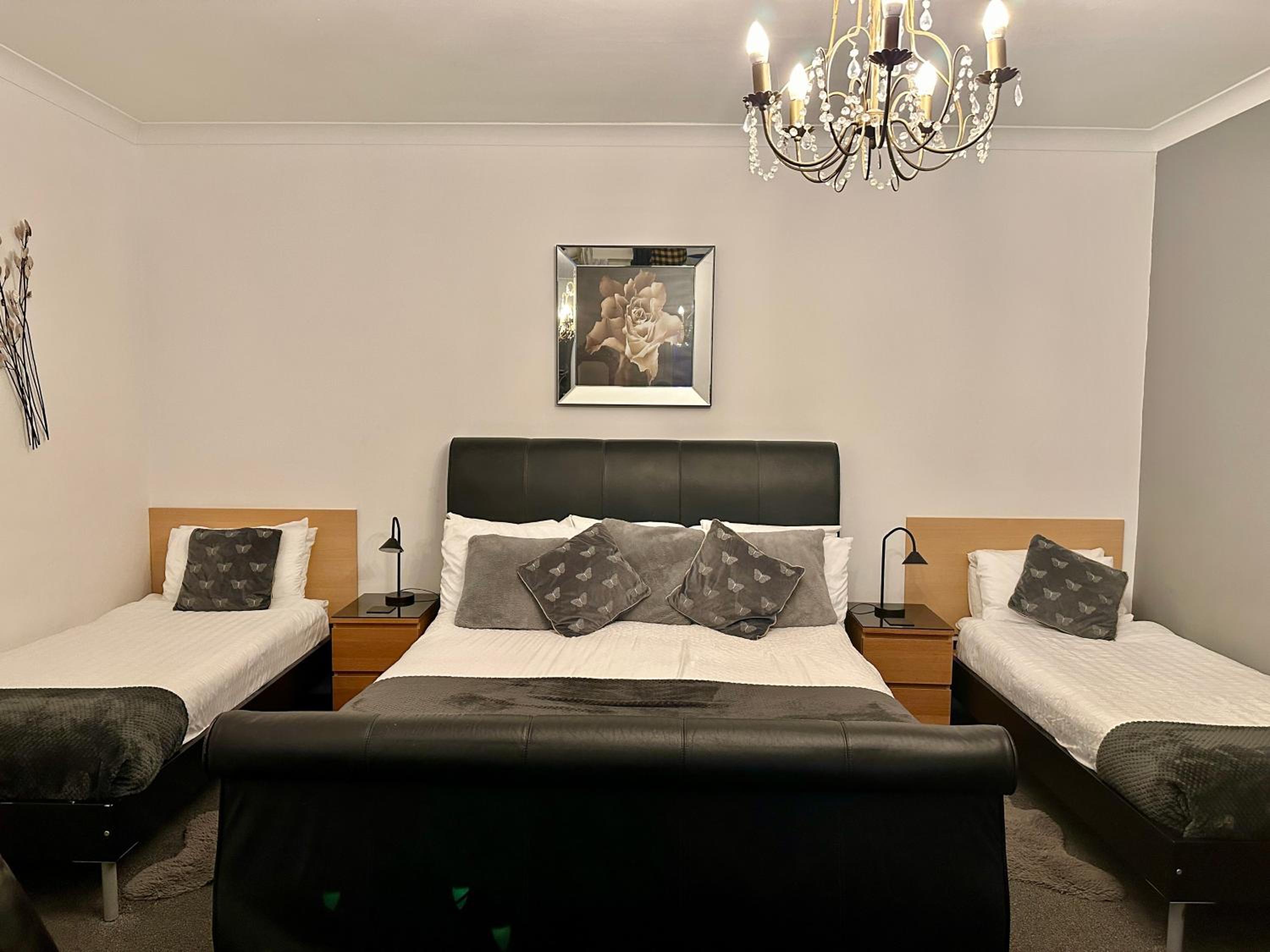 Deluxe Family Room photo 2