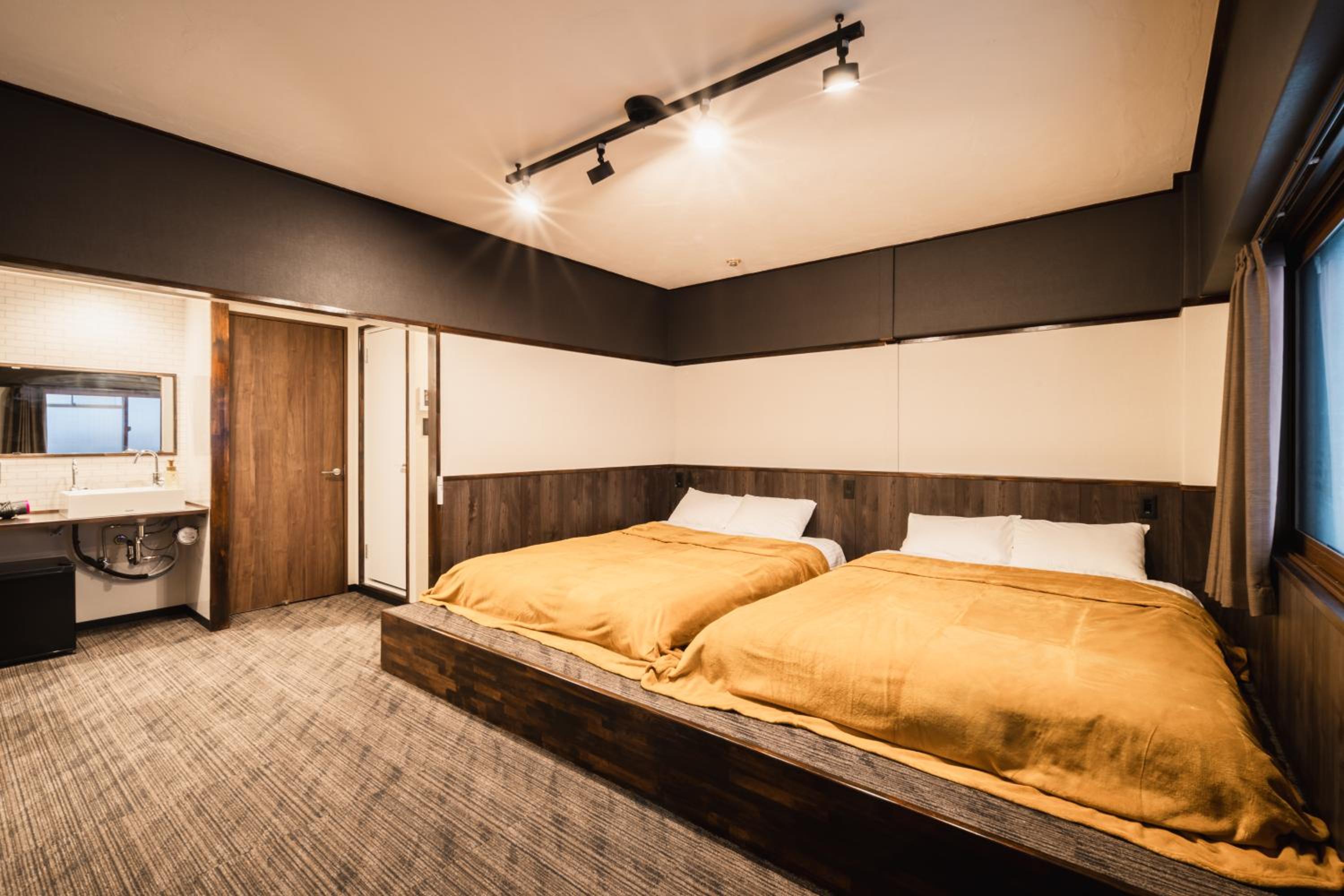 Deluxe Twin Room - Photo 7