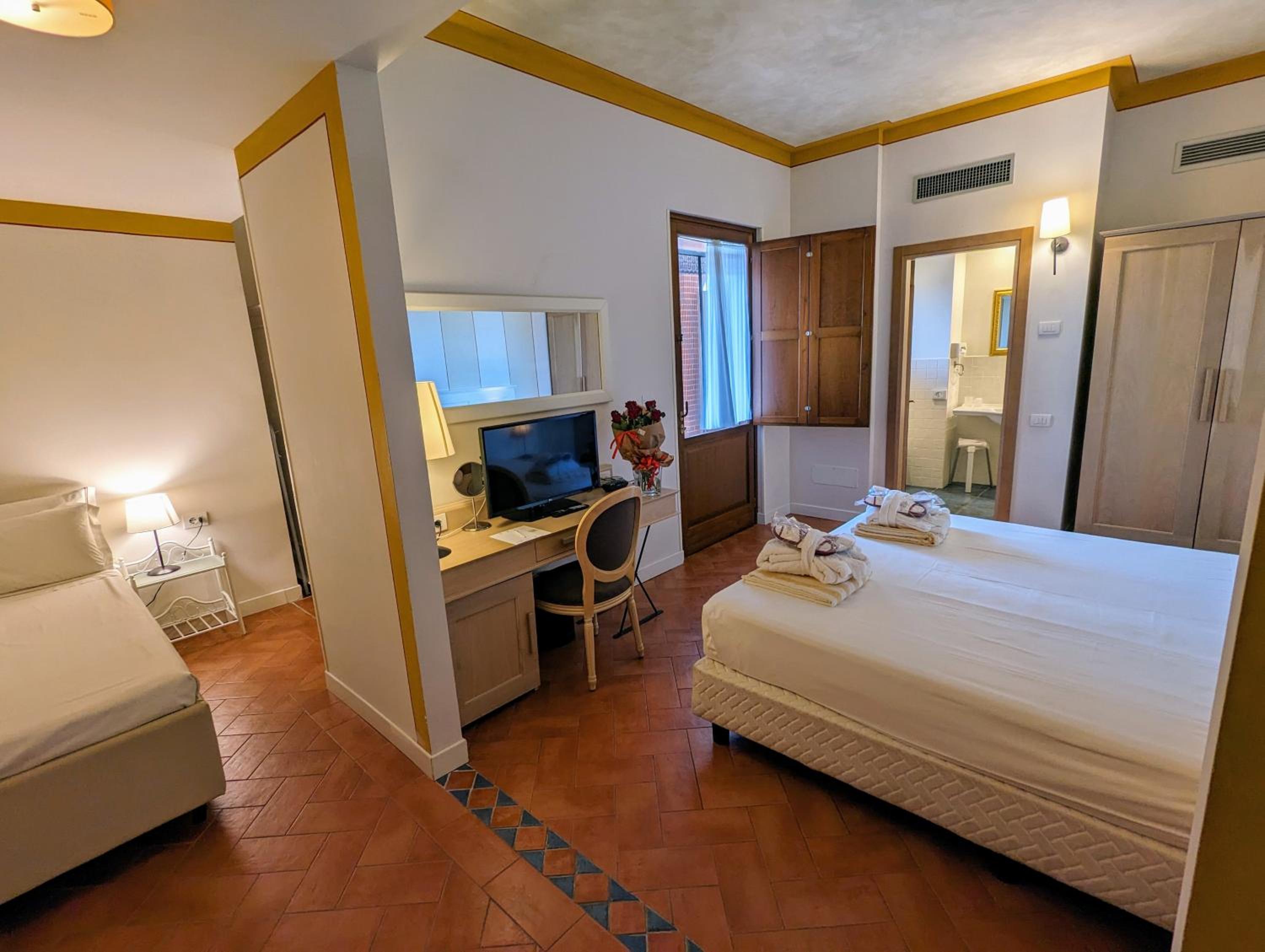 Superior Double Room - Photo 19