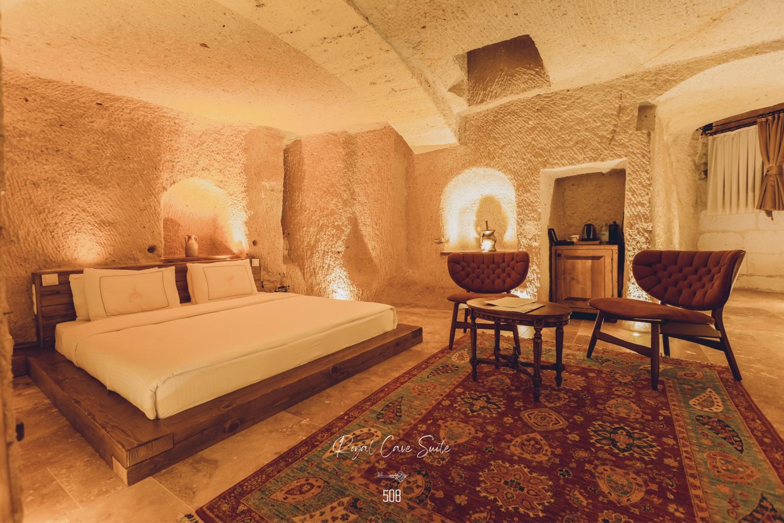 Royal Cave Suite with Jacuzzi - Photo 1