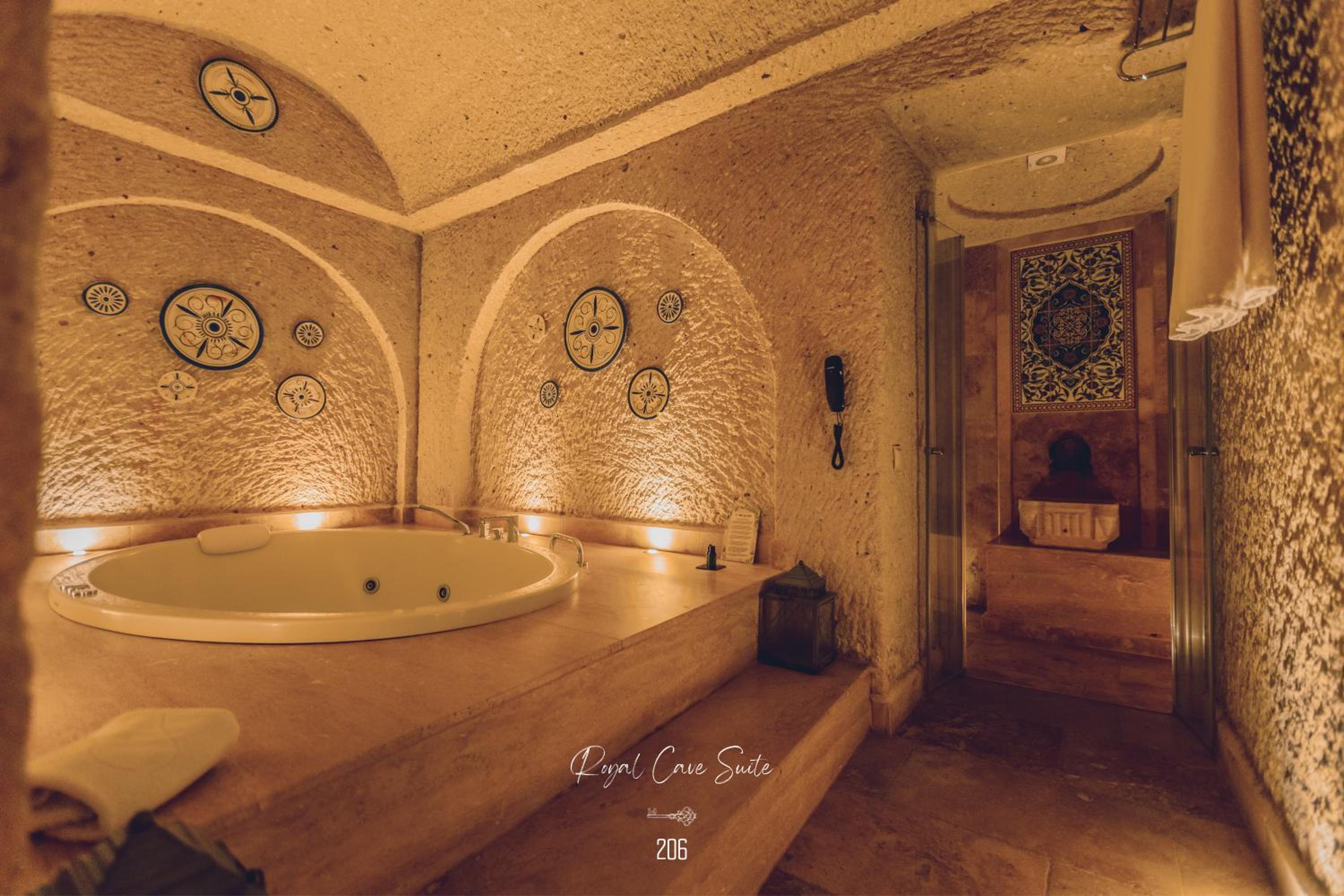 Royal Cave Suite with Jacuzzi - Photo 5
