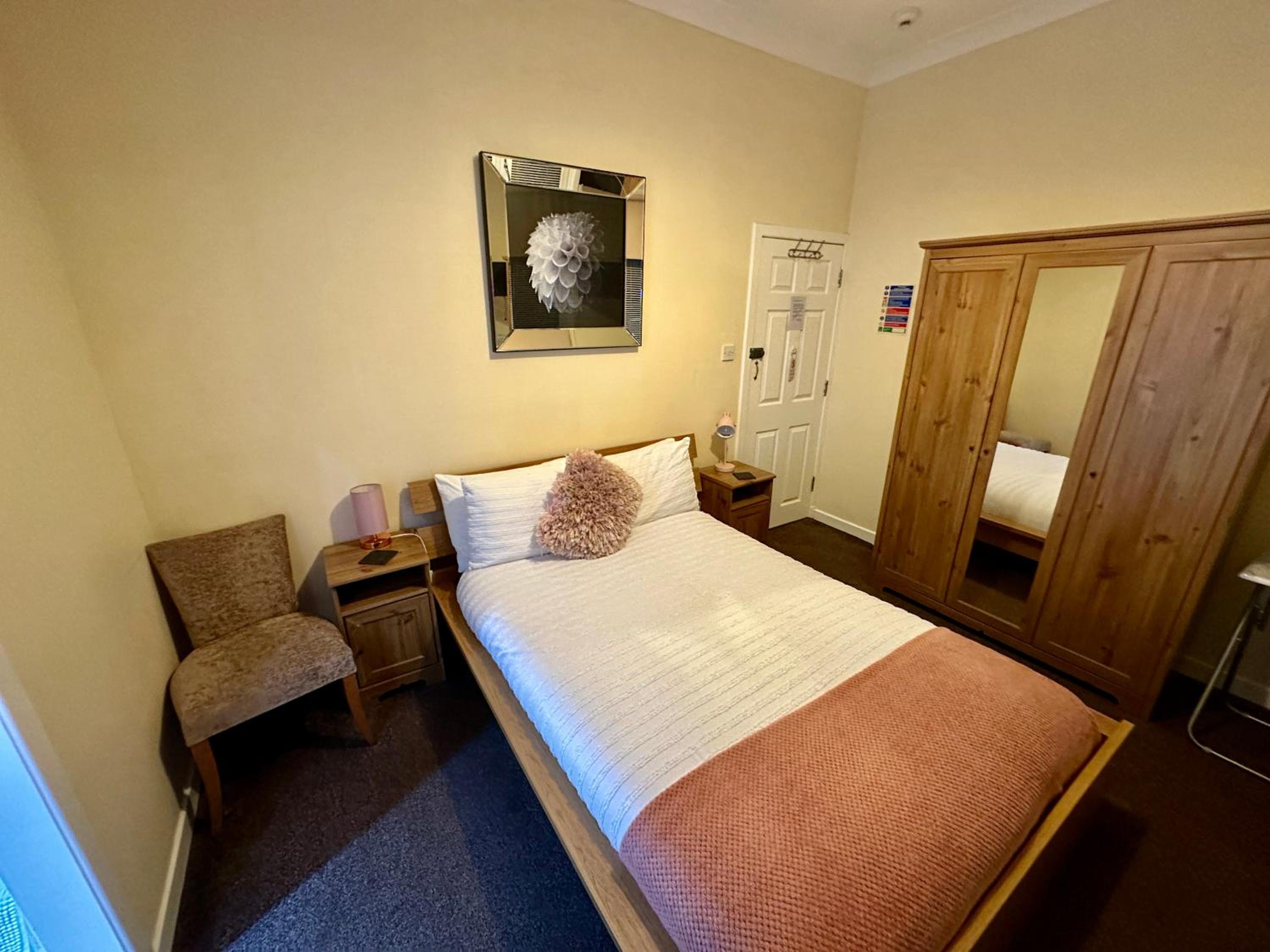 Small Double Room photo 3