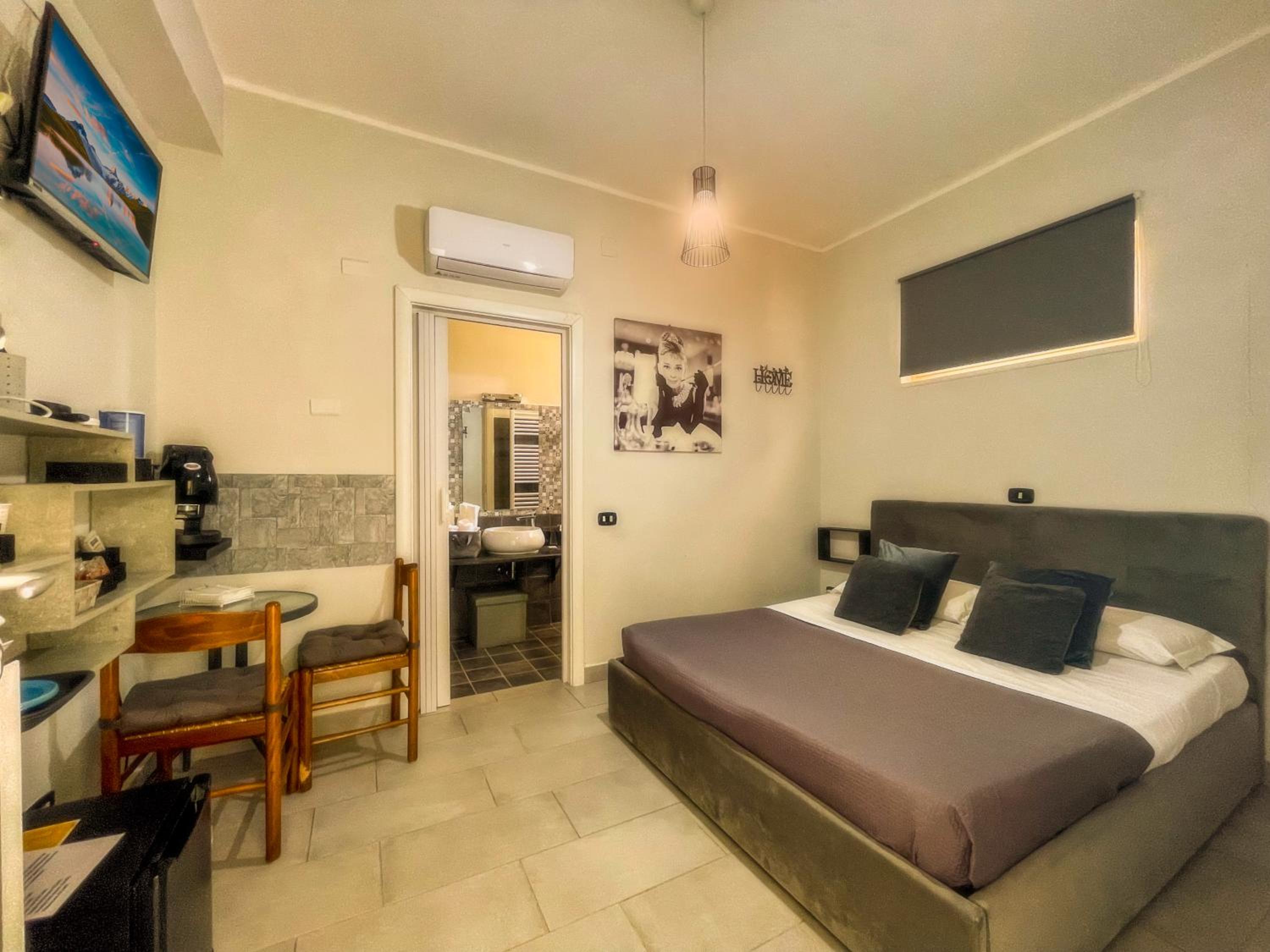 Economy Double Room photo 1