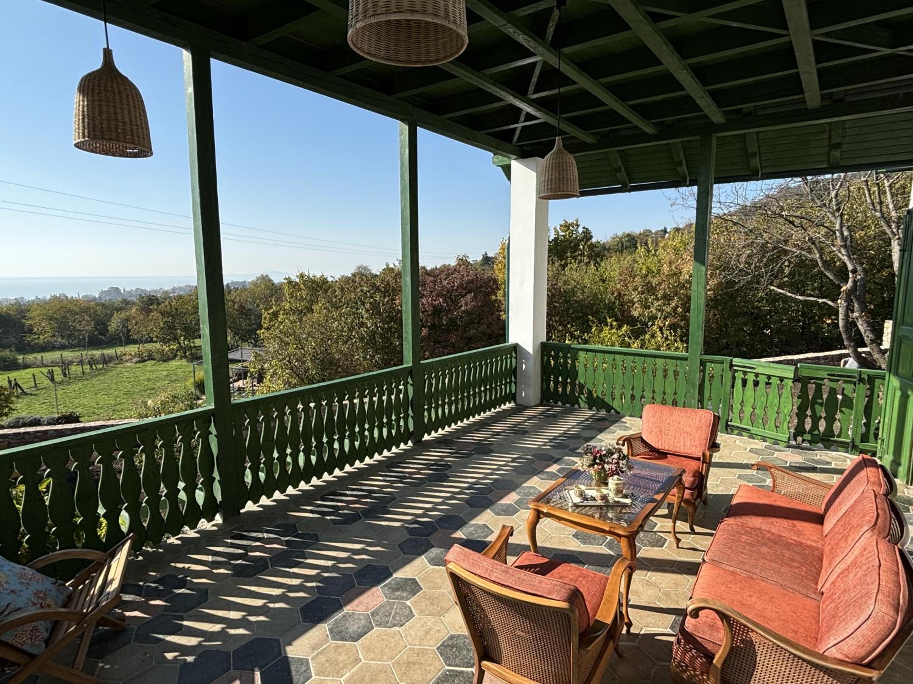 Suite with Lake View photo 1