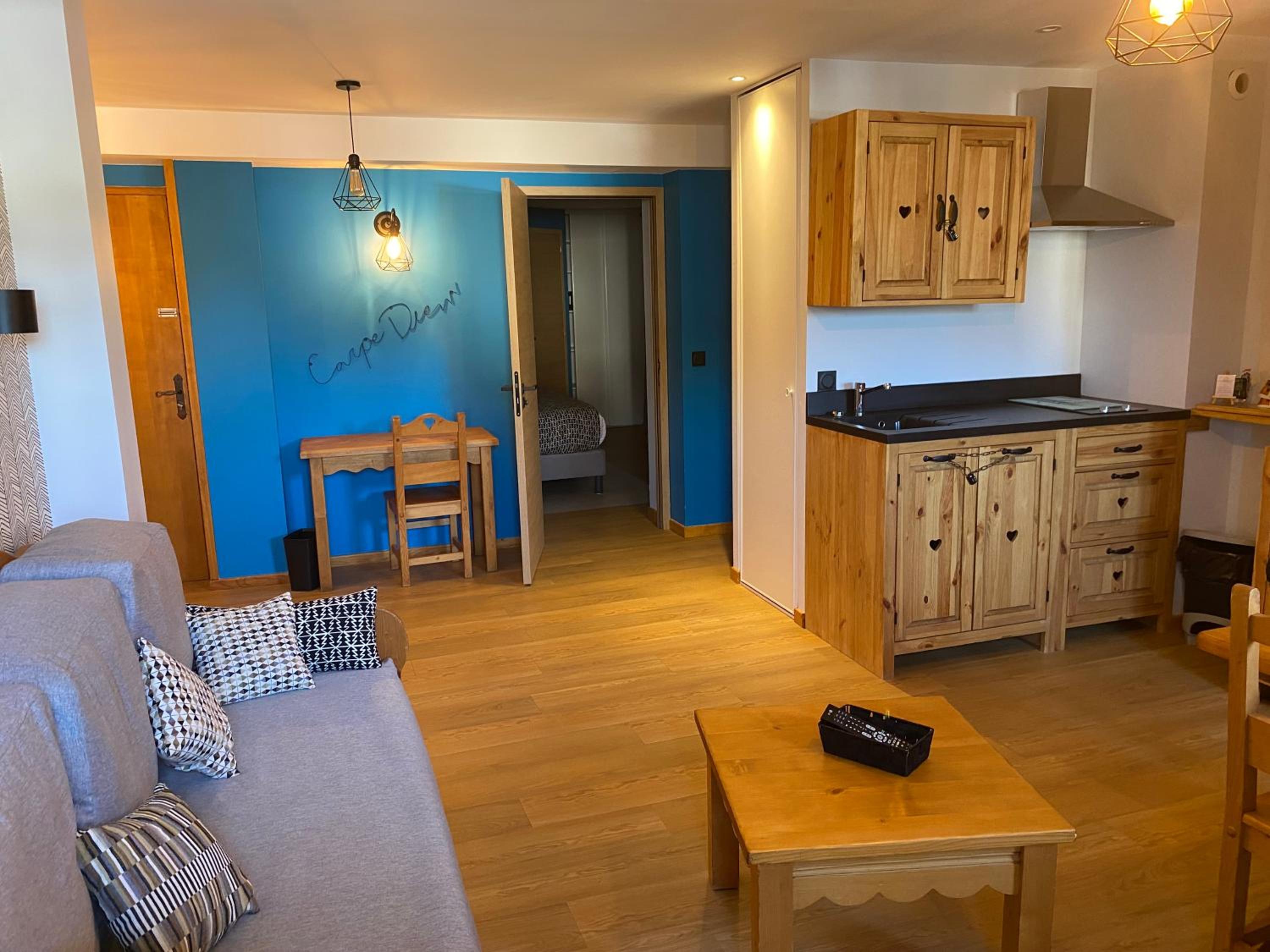 Executive Suite - Photo 1
