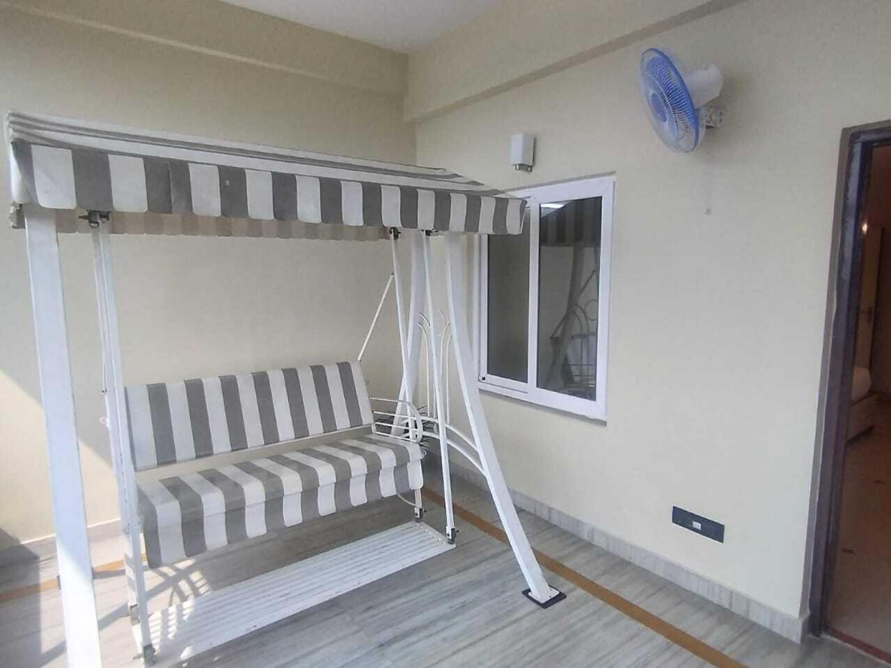 One-Bedroom Suite - Photo 3