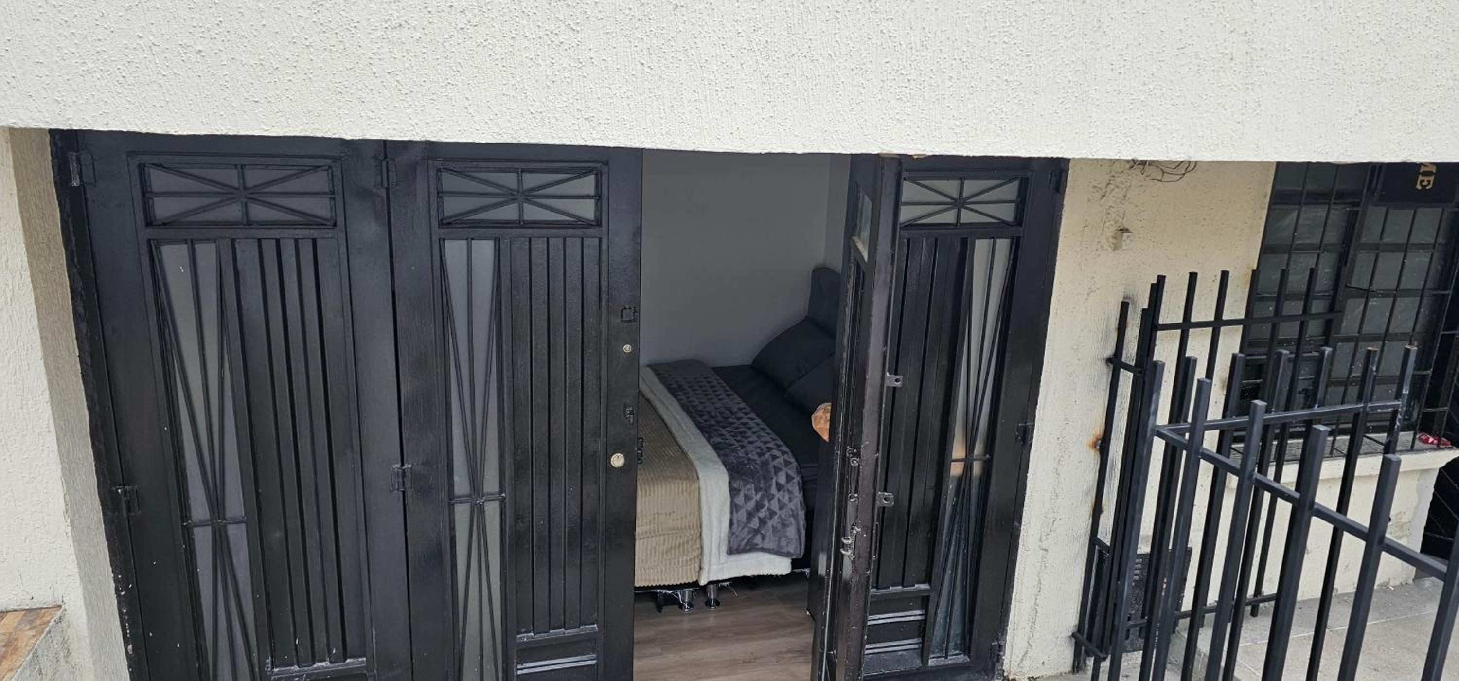 Studio Apartment with One Double Bed photo 2