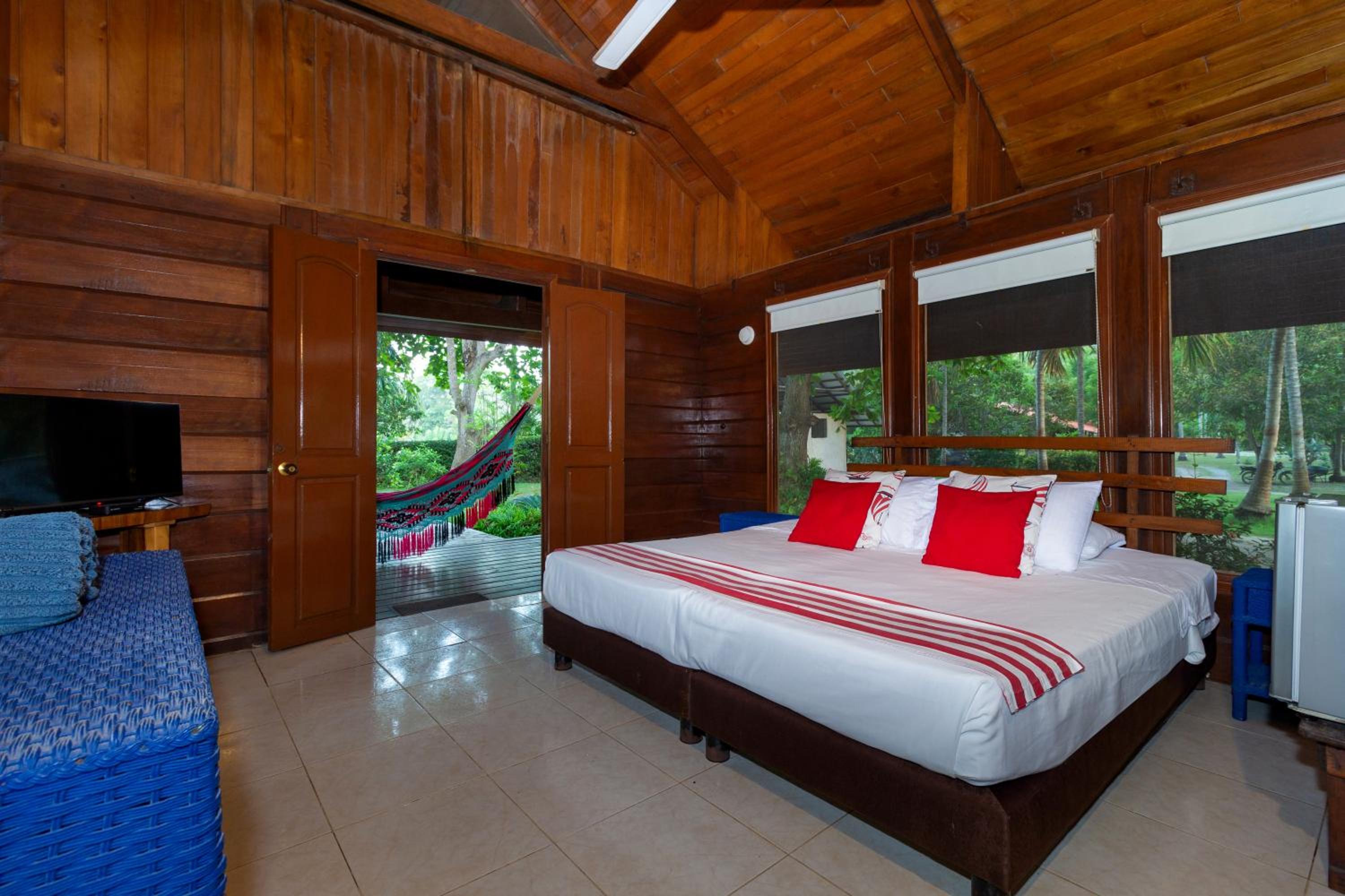 Bungalow with Garden View