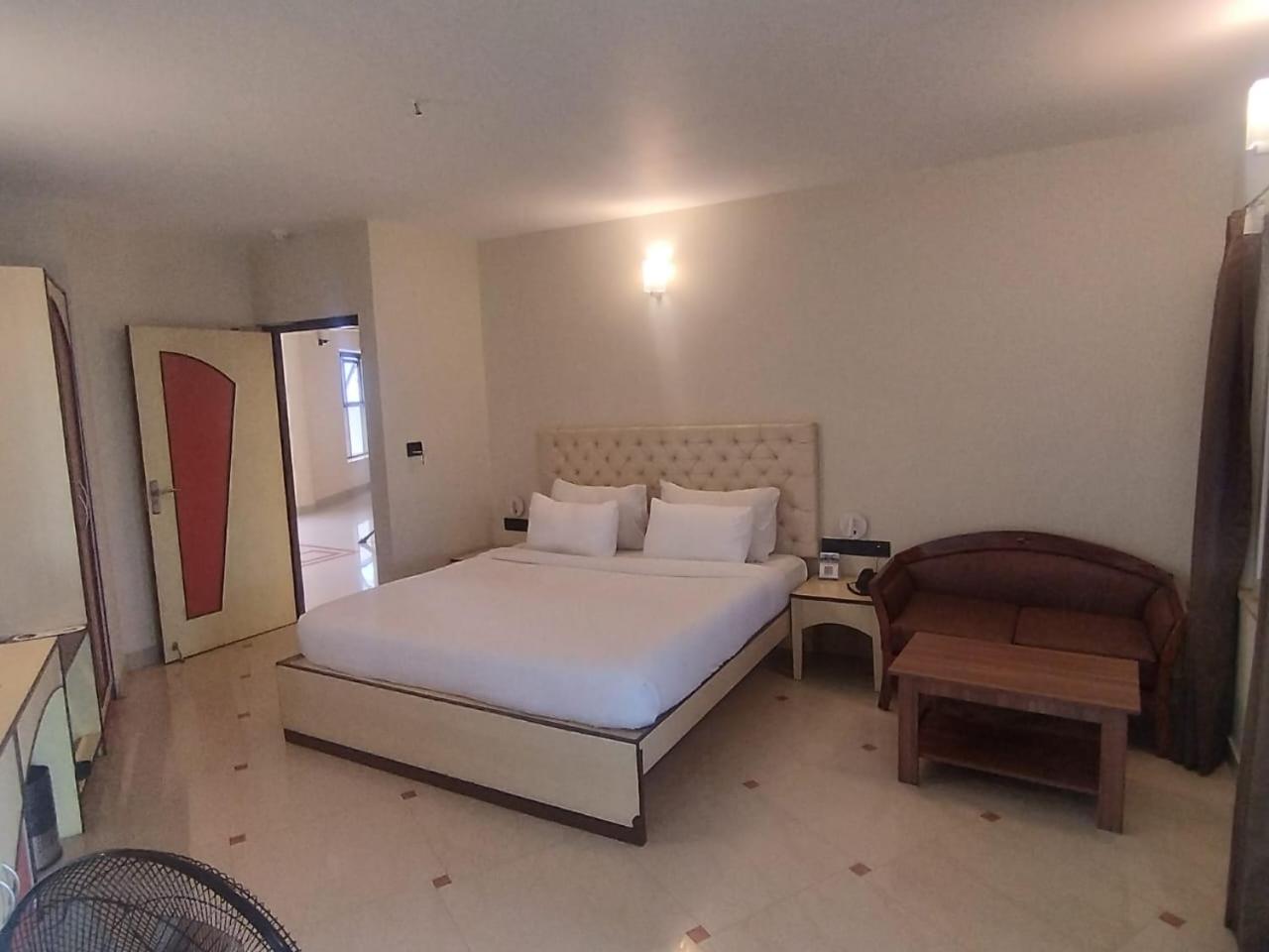 One-Bedroom Suite - Photo 1