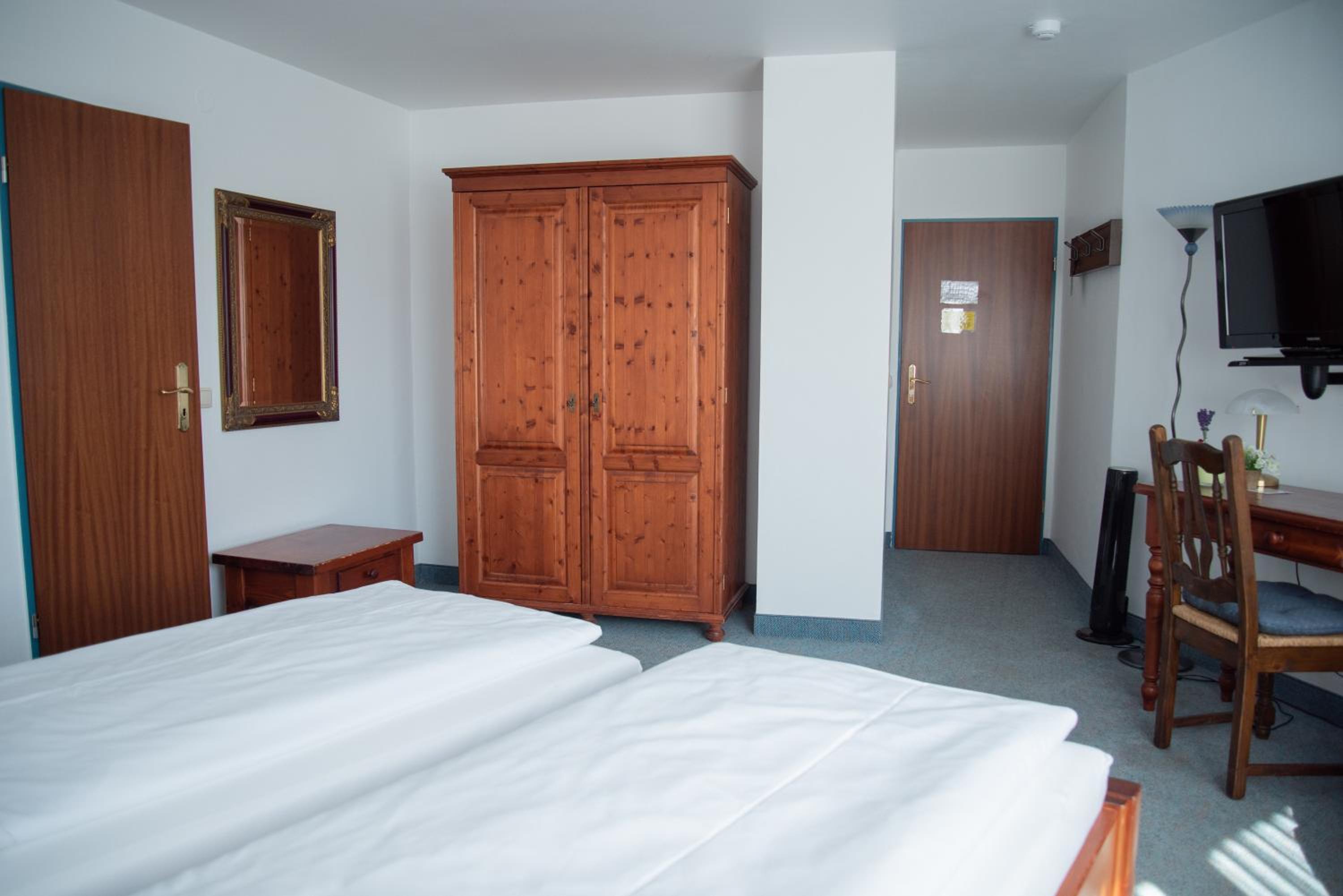 Basic Double Room - Photo 2