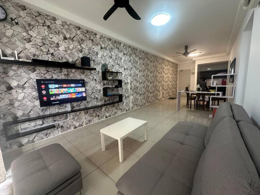 Three-Bedroom Apartment photo 1