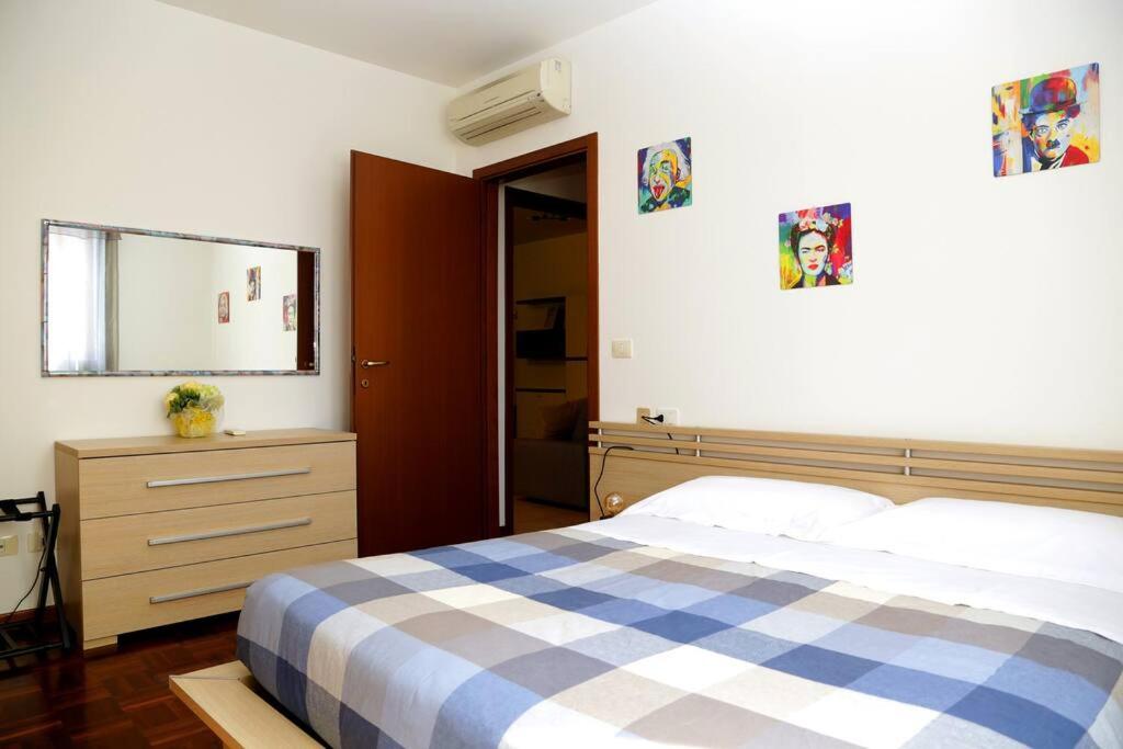 Apartment with Balcony photo 3
