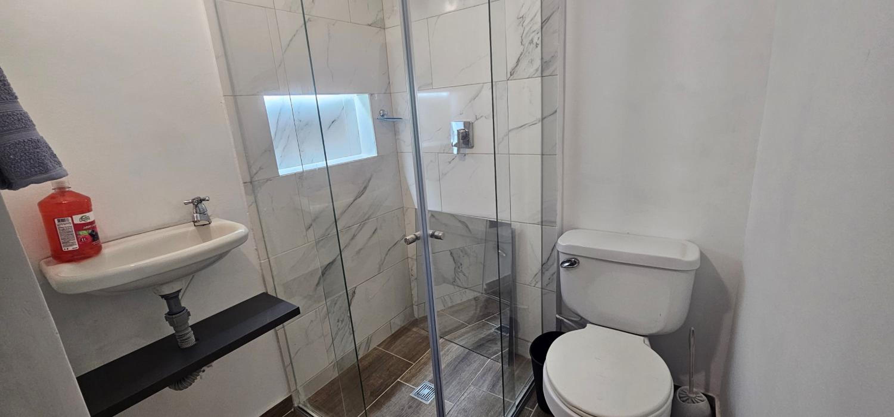 Studio Apartment with One Double Bed photo 3
