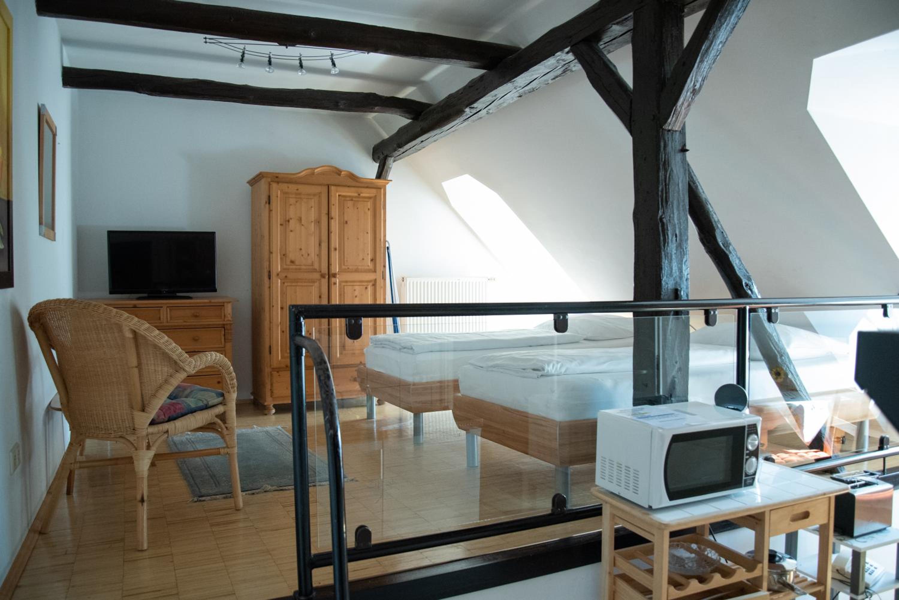 Studio Apartment - Photo 1