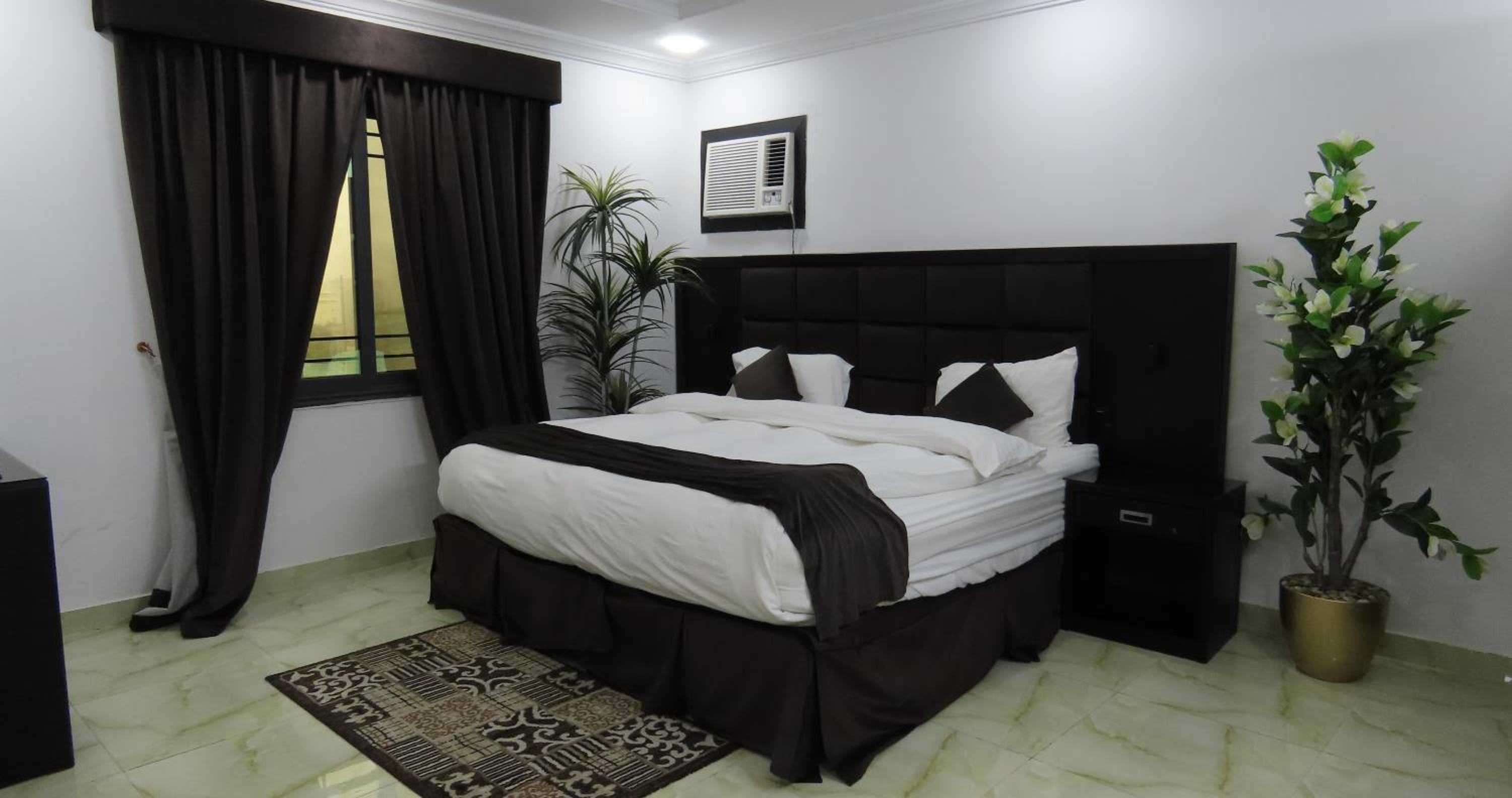Studio Apartment photo 1
