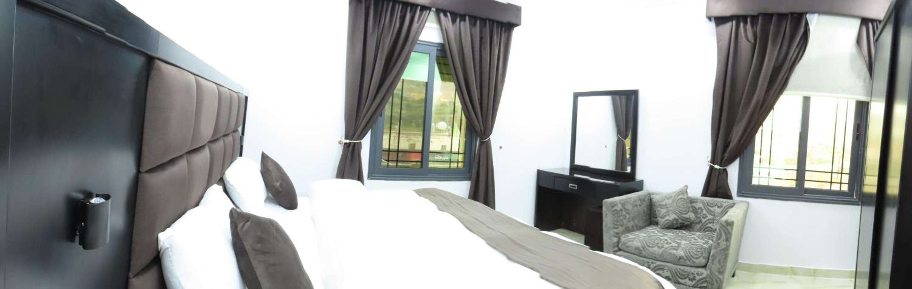 Studio Apartment photo 2