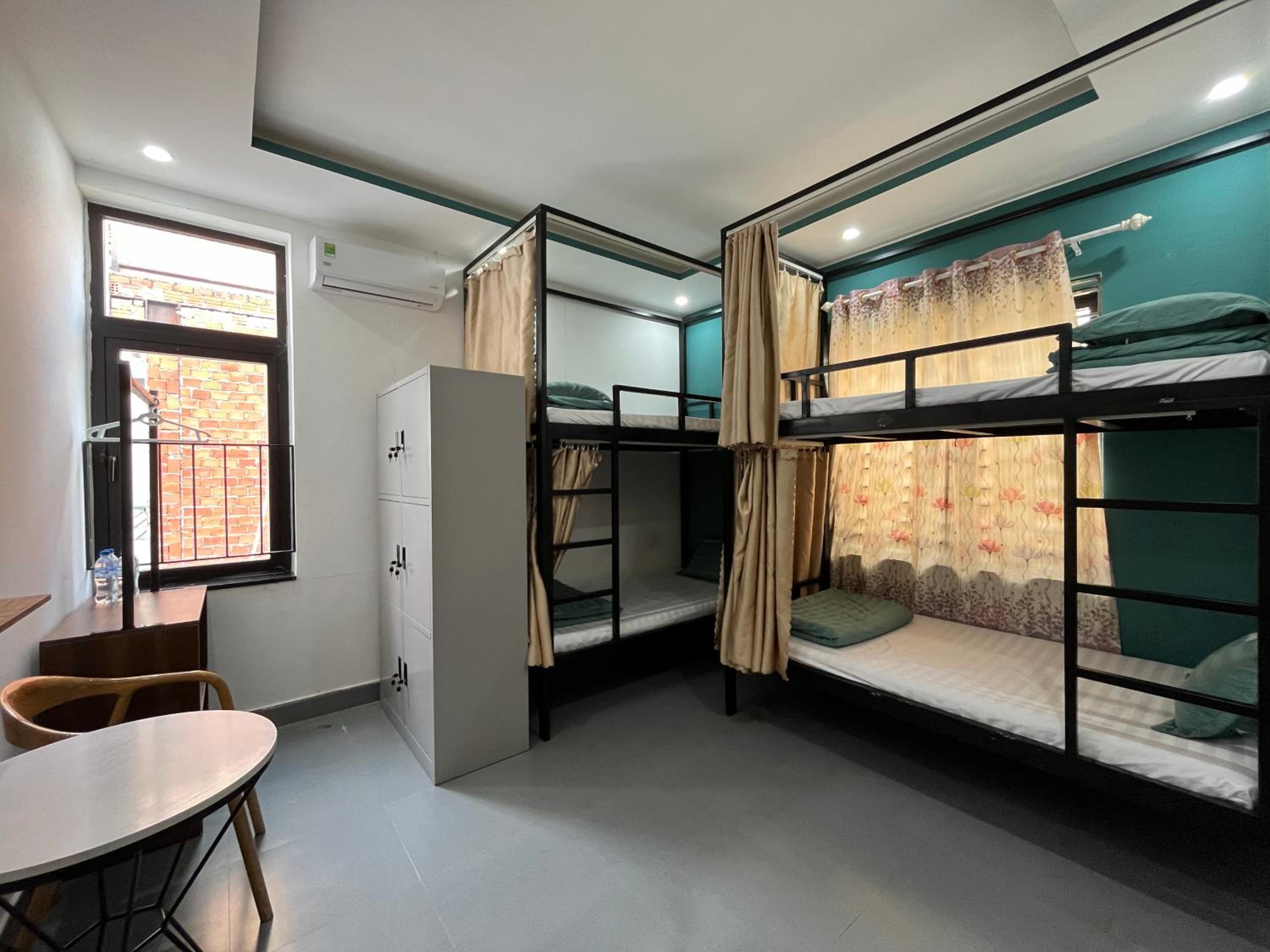 4-Bed Mixed Dormitory Room photo 3