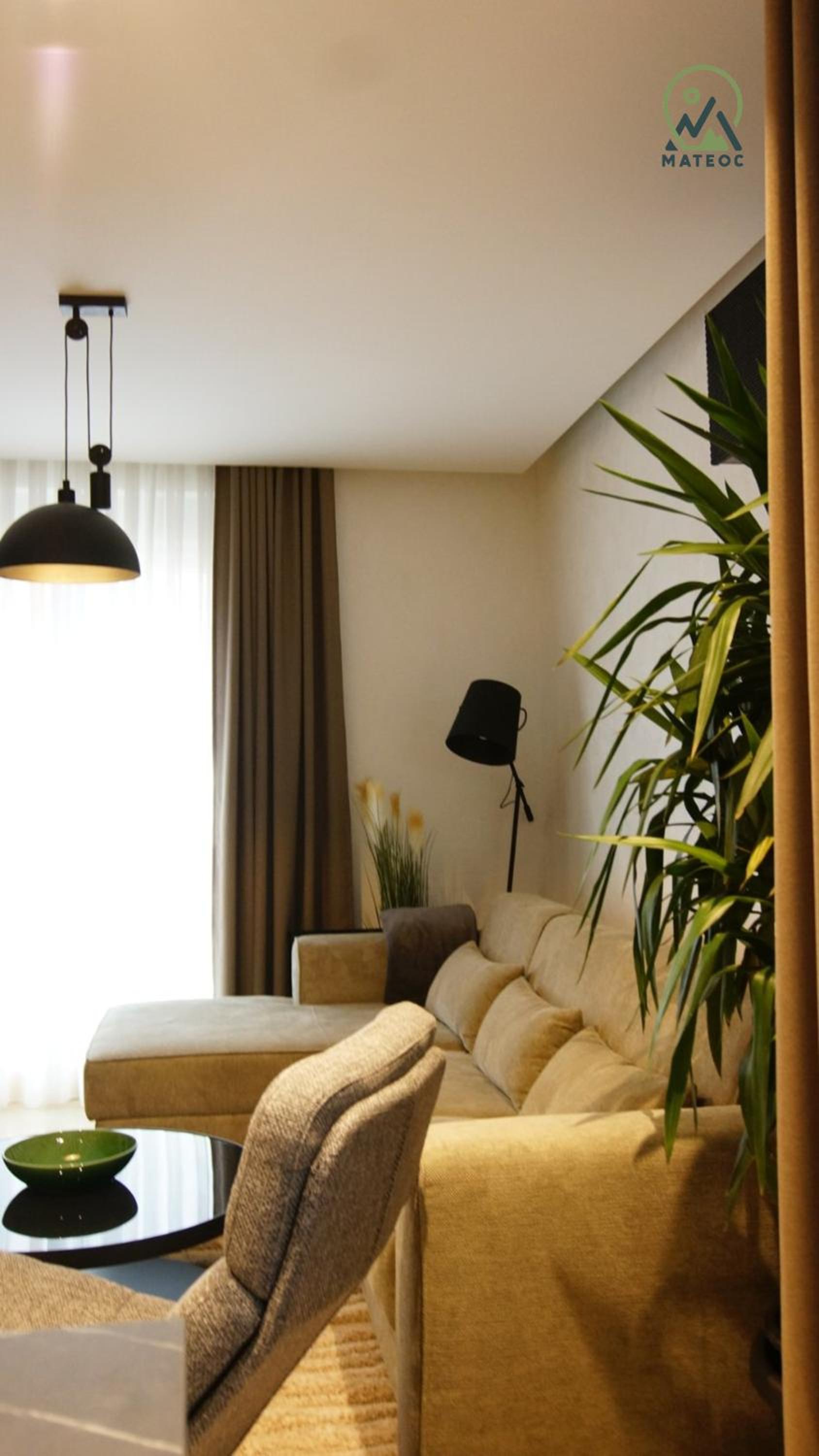 One-Bedroom Apartment photo 1