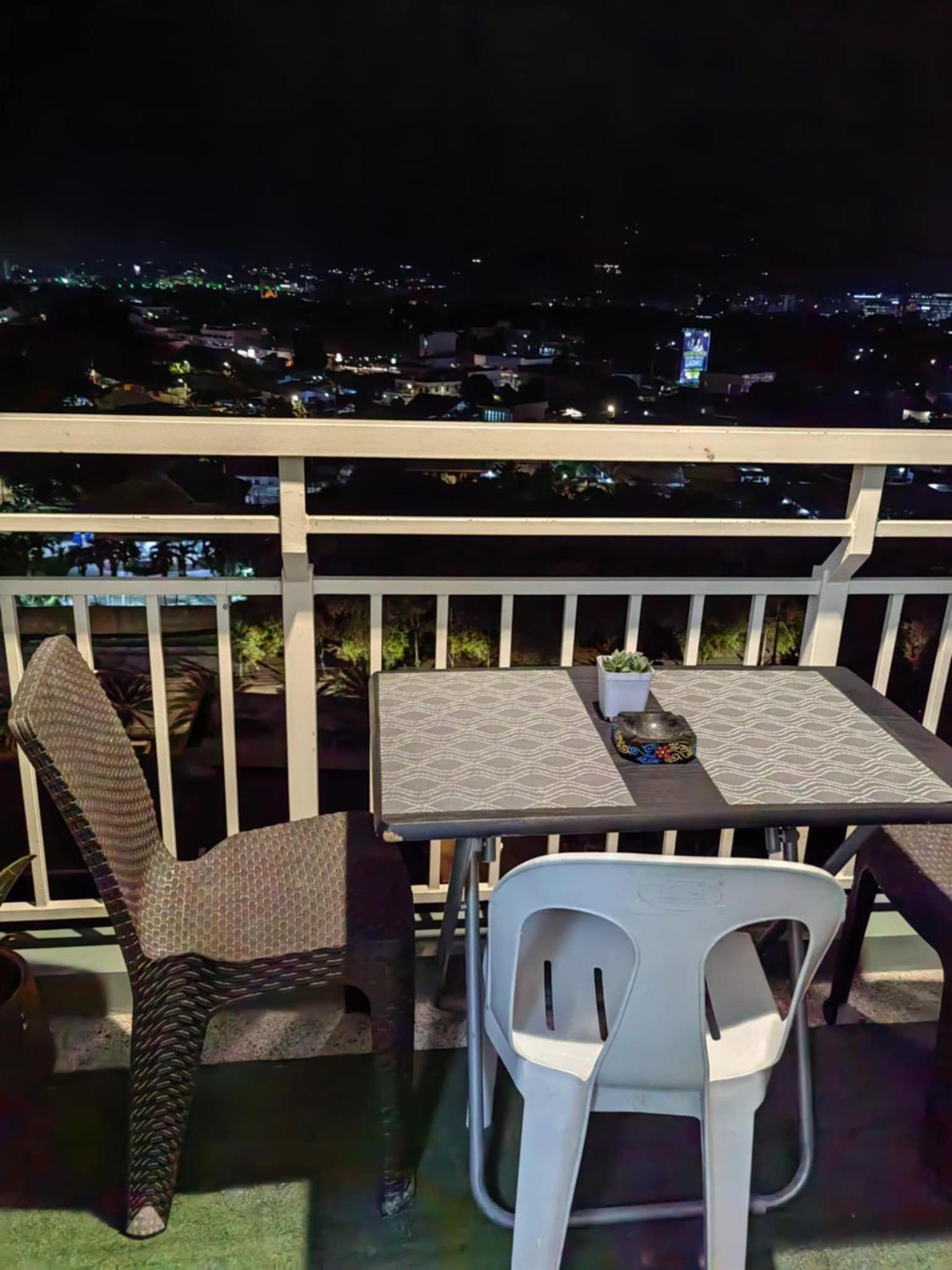 Two-Bedroom Apartment with City View photo 2