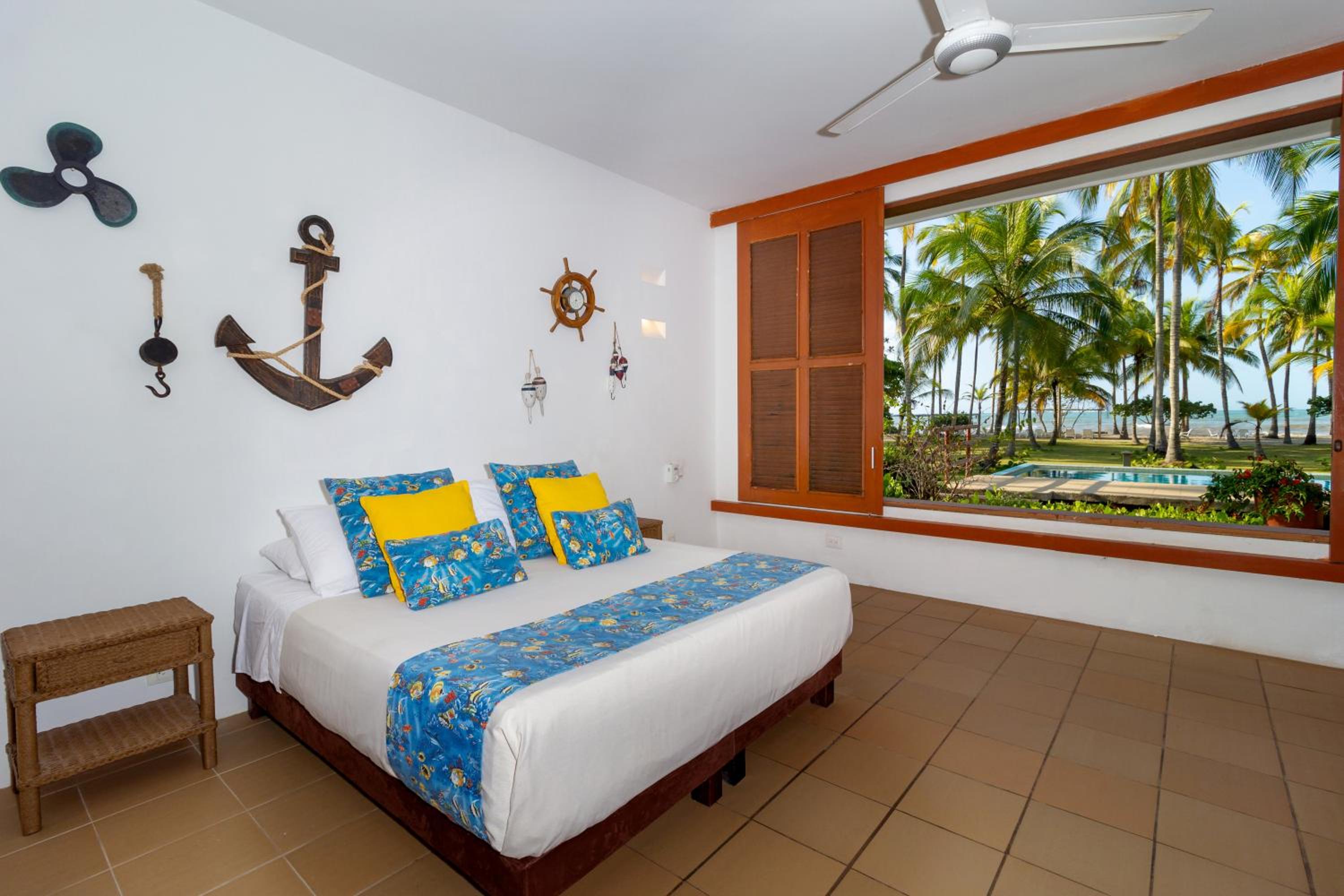 Deluxe Triple Room with Sea View