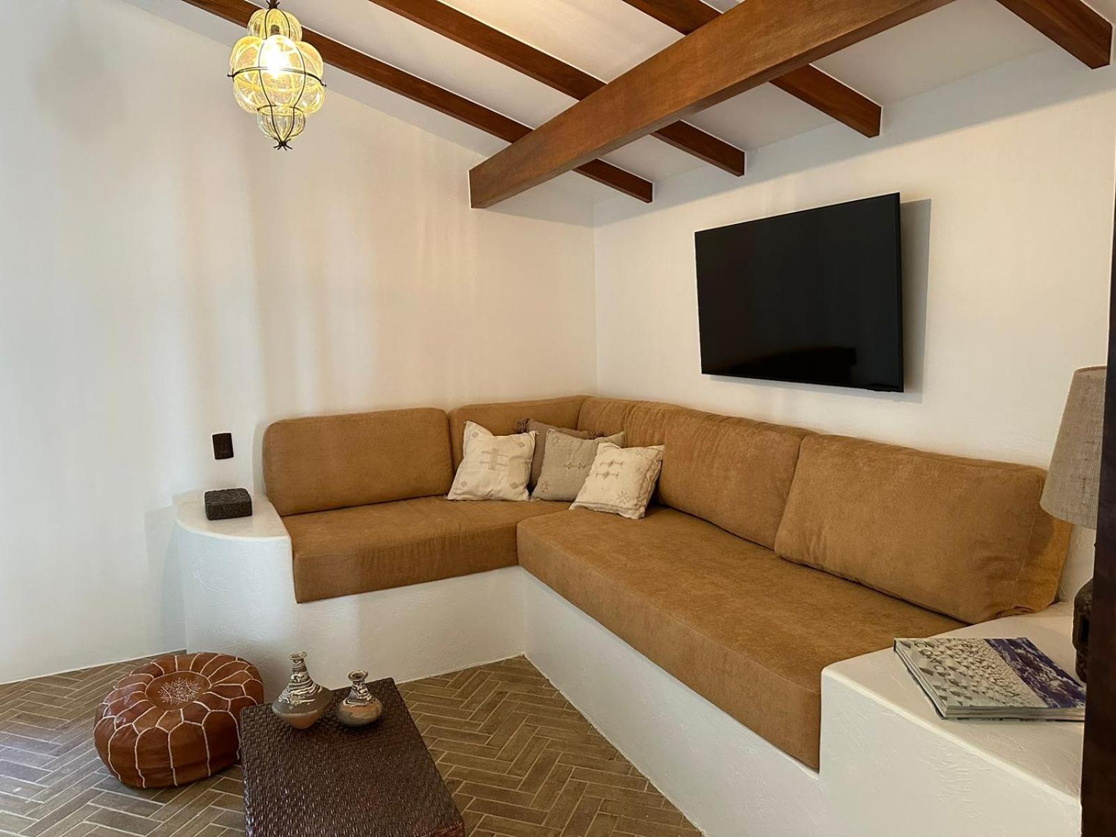 Deluxe Suite with Spa Bath - Photo 13