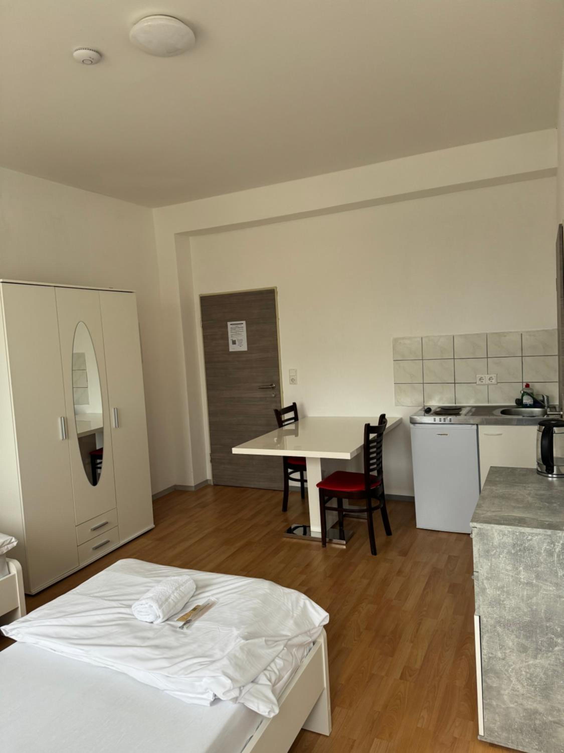 Triple Room with Bathroom photo 2