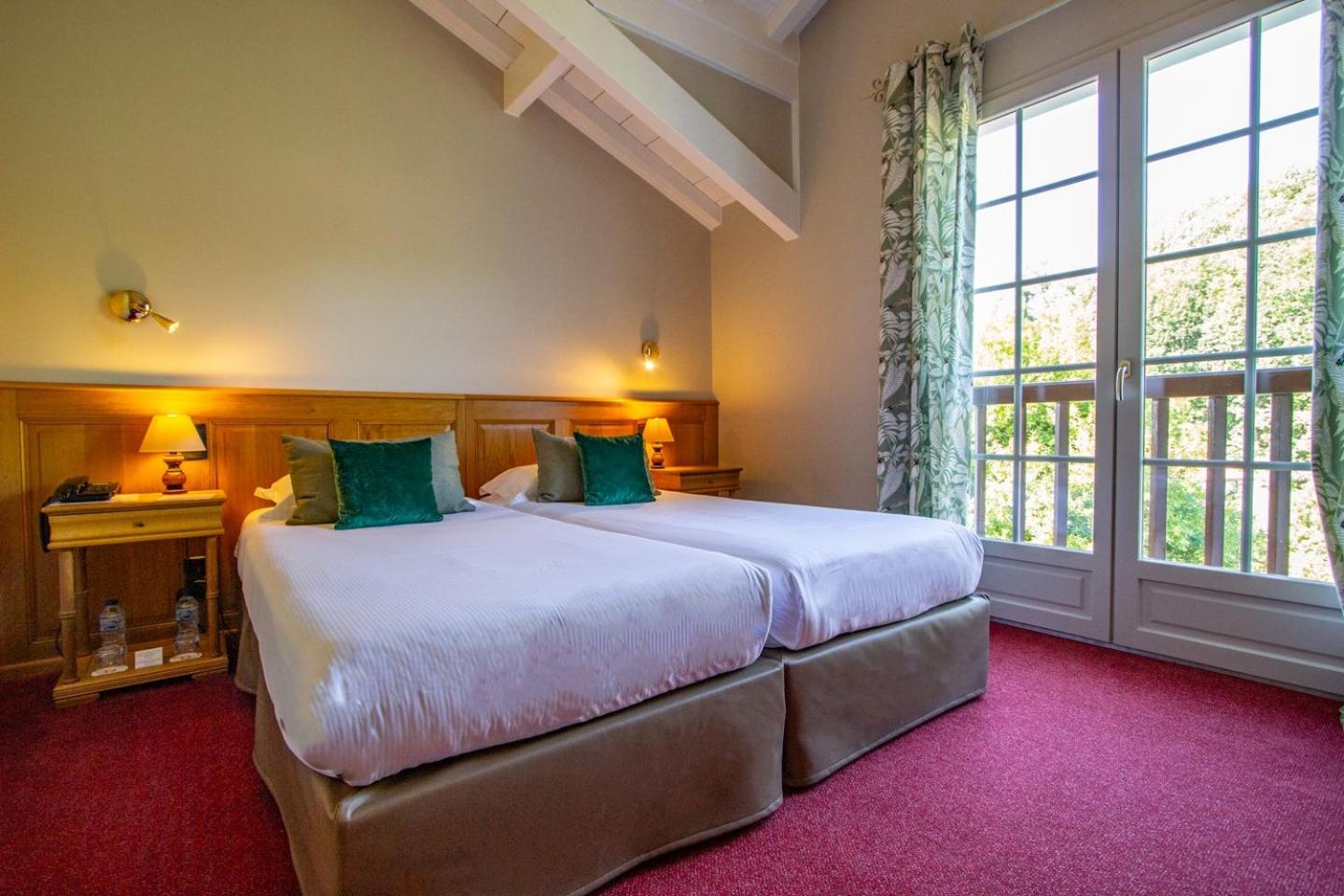 Standard Double Room - Village View - Photo 8