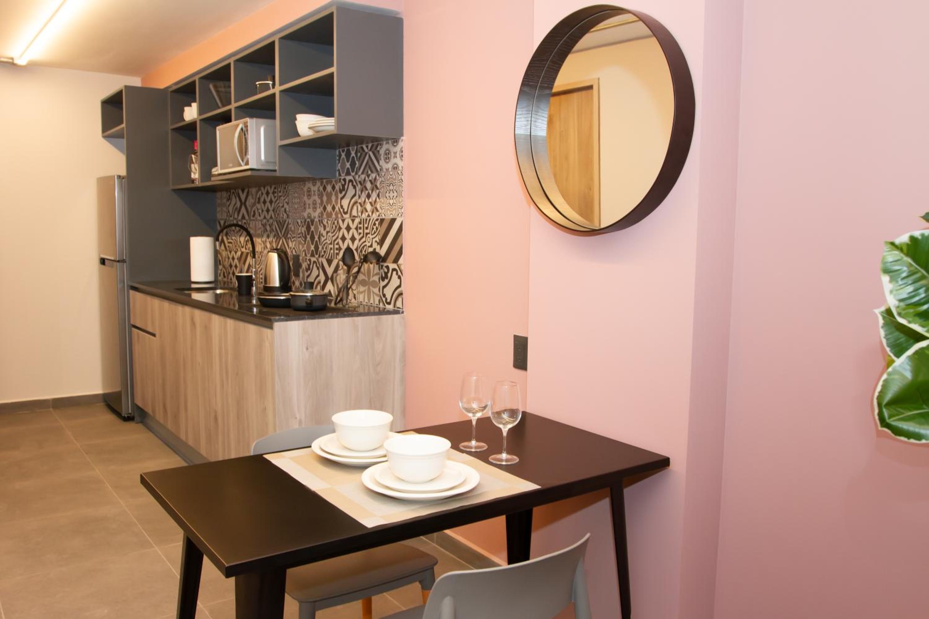 Suite with City View - Photo 6