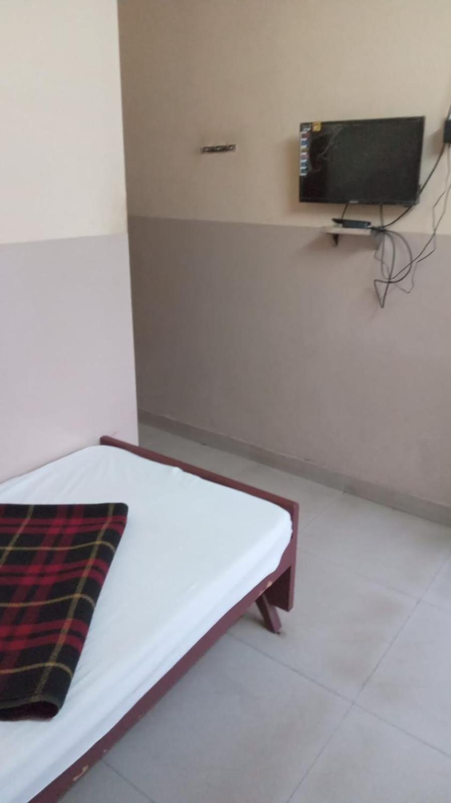 Budget Single Room photo 3